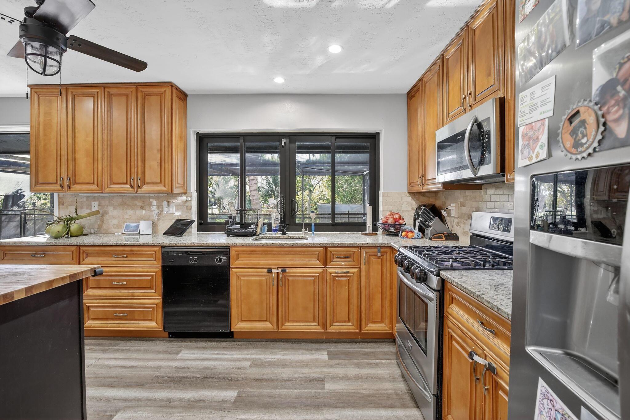 SUNRISE GOLF VILLAGE - Residential