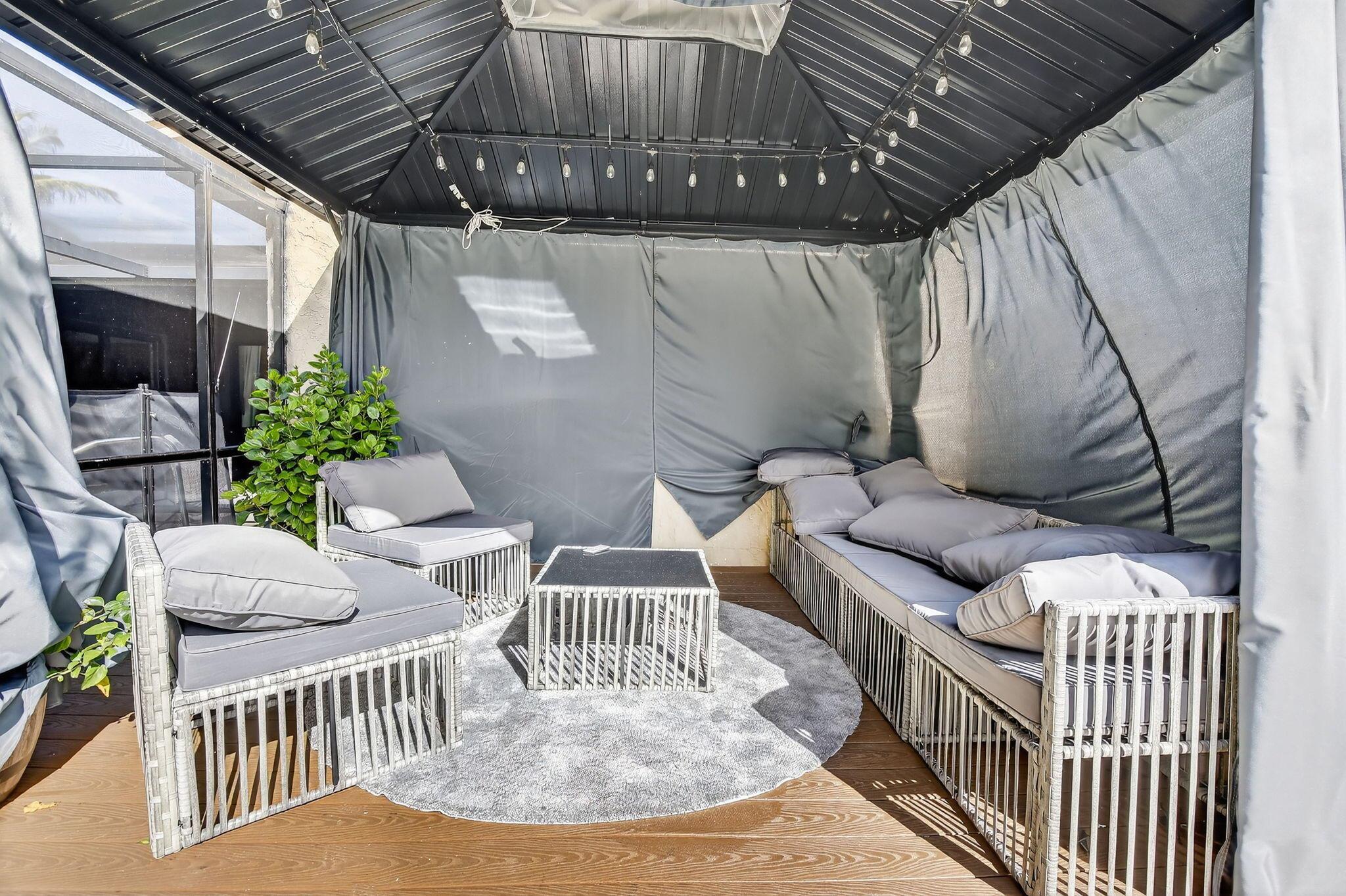 SUNRISE GOLF VILLAGE - Residential