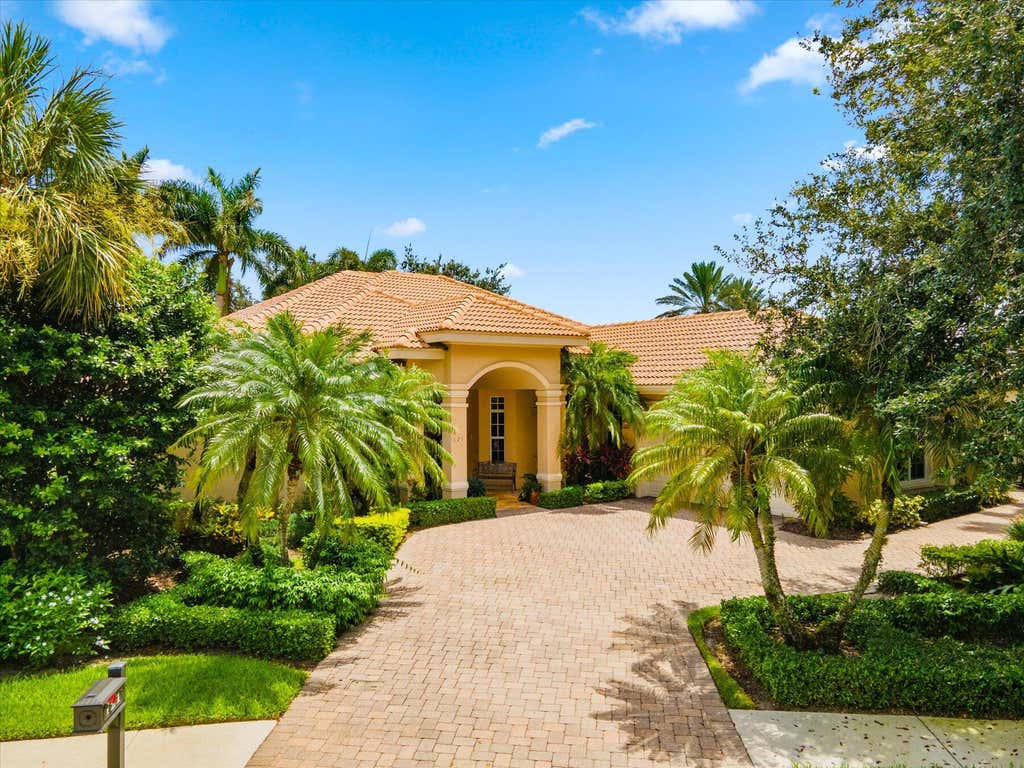 Photo of 121 Hawksbill Way, Jupiter, FL 33458 (MLS # R11008486)