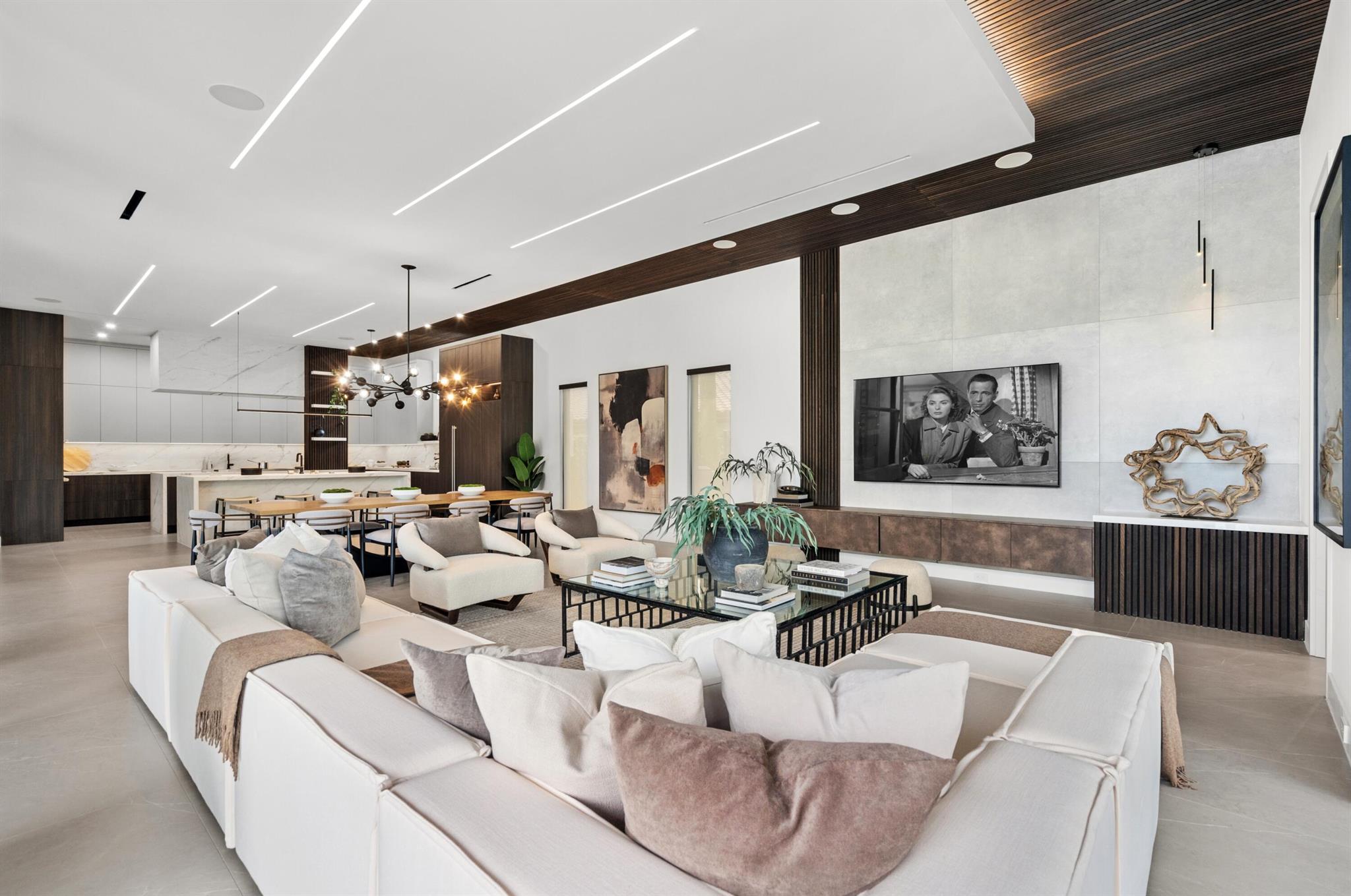 ROYAL PALM YACHT & COUNTR - Residential