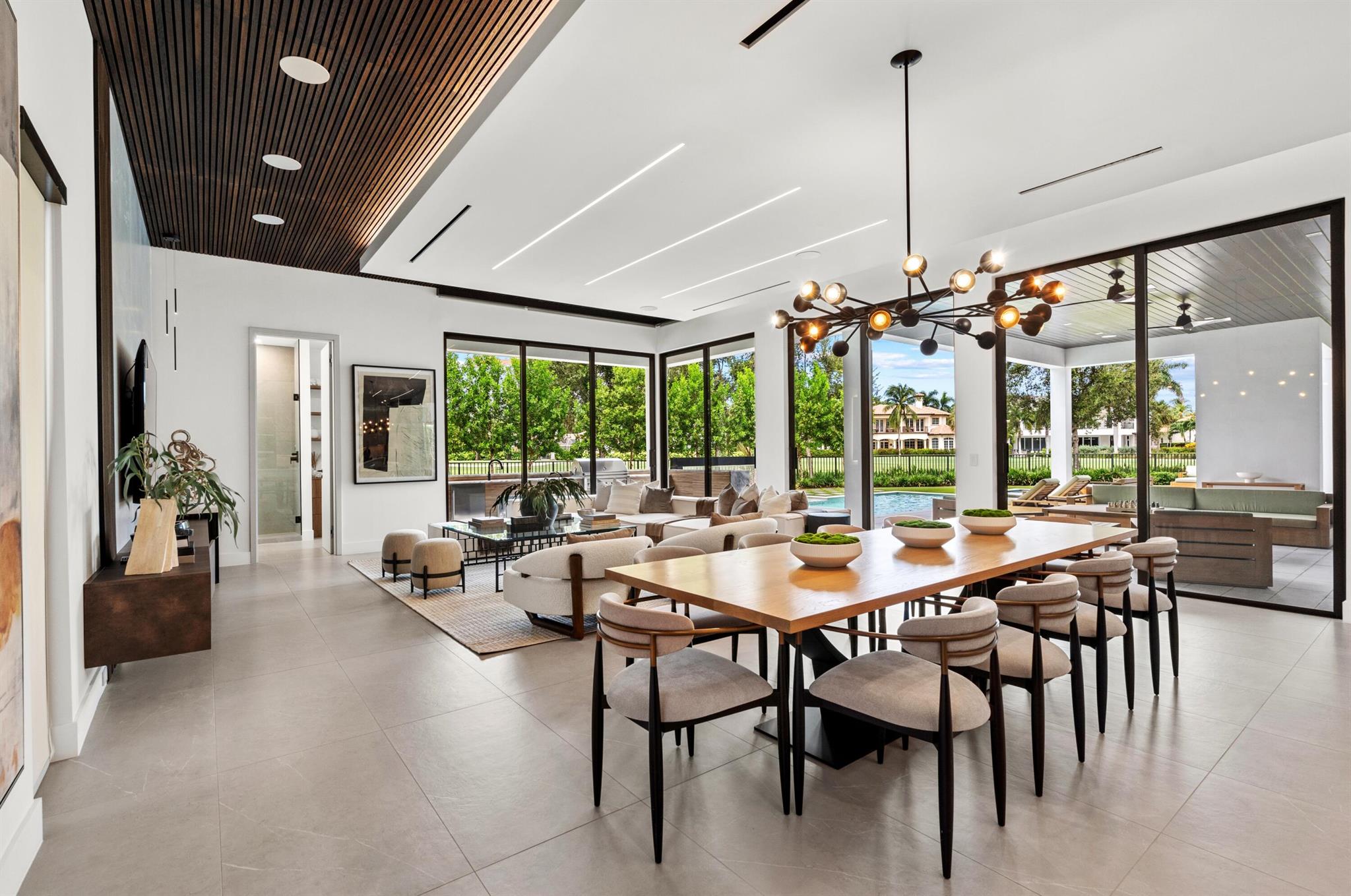 ROYAL PALM YACHT & COUNTR - Residential