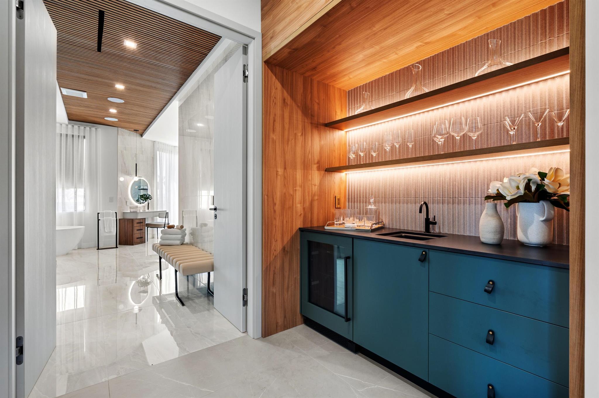 ROYAL PALM YACHT & COUNTR - Residential