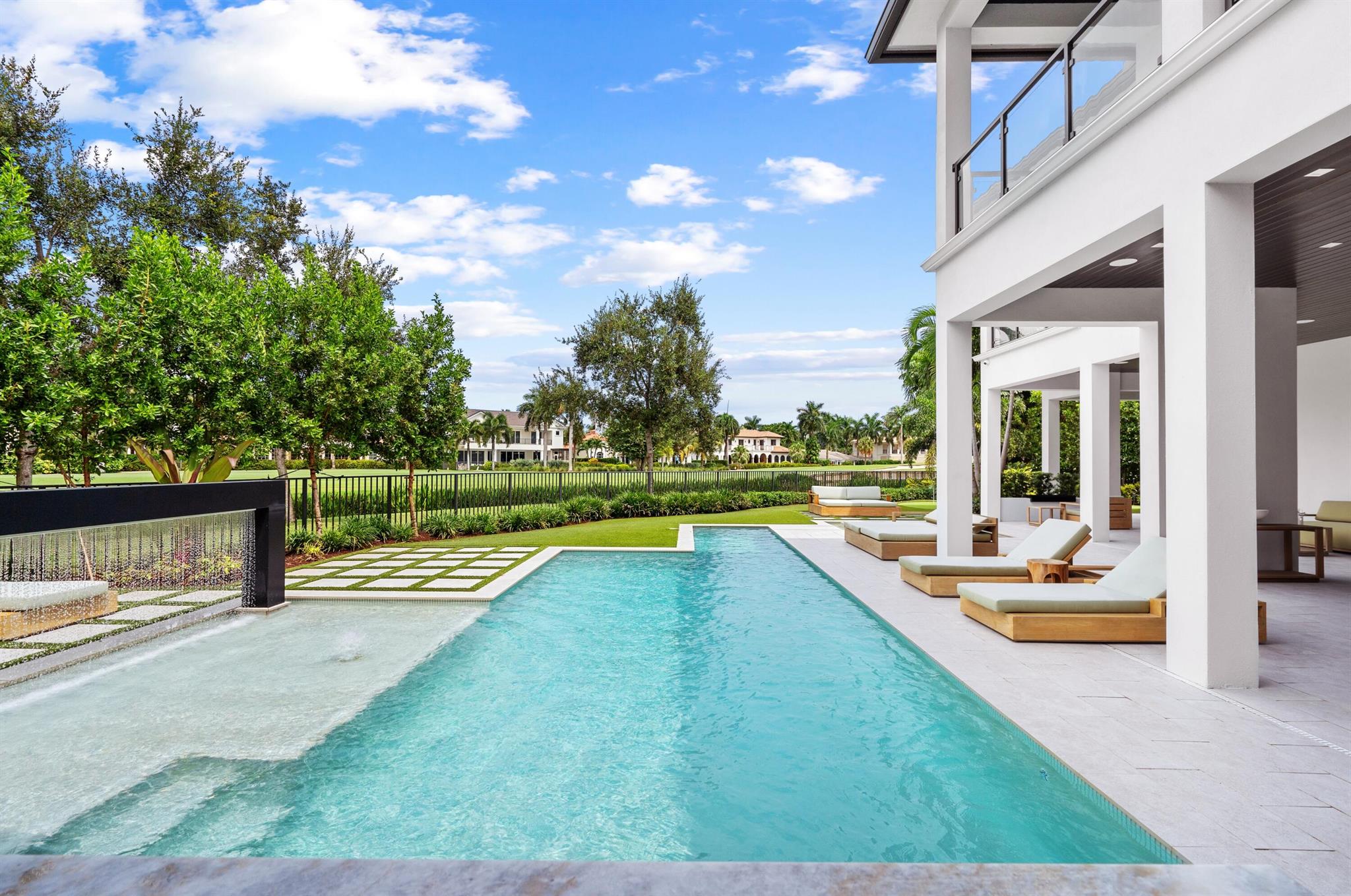 ROYAL PALM YACHT & COUNTR - Residential