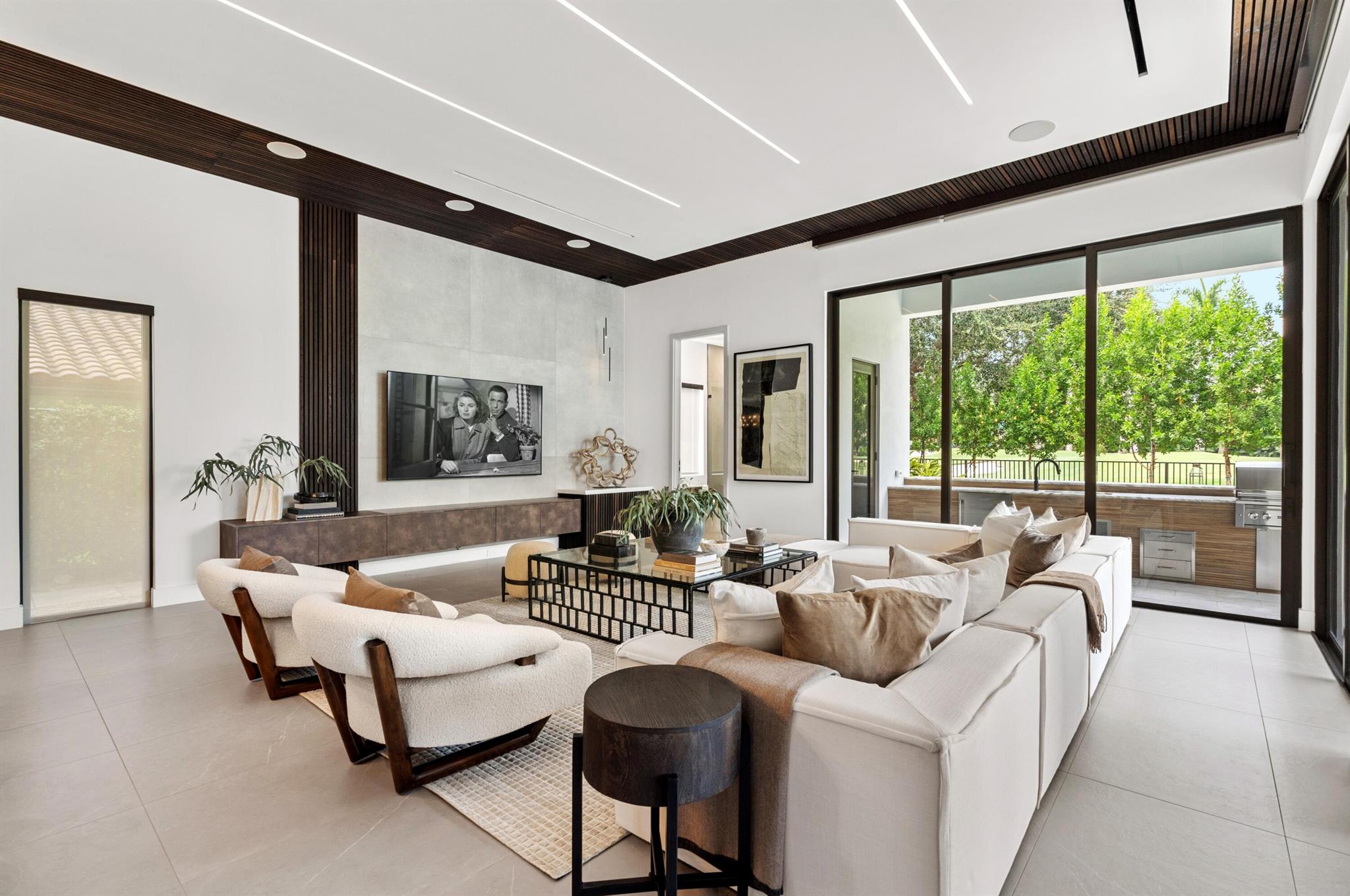 ROYAL PALM YACHT & COUNTR - Residential