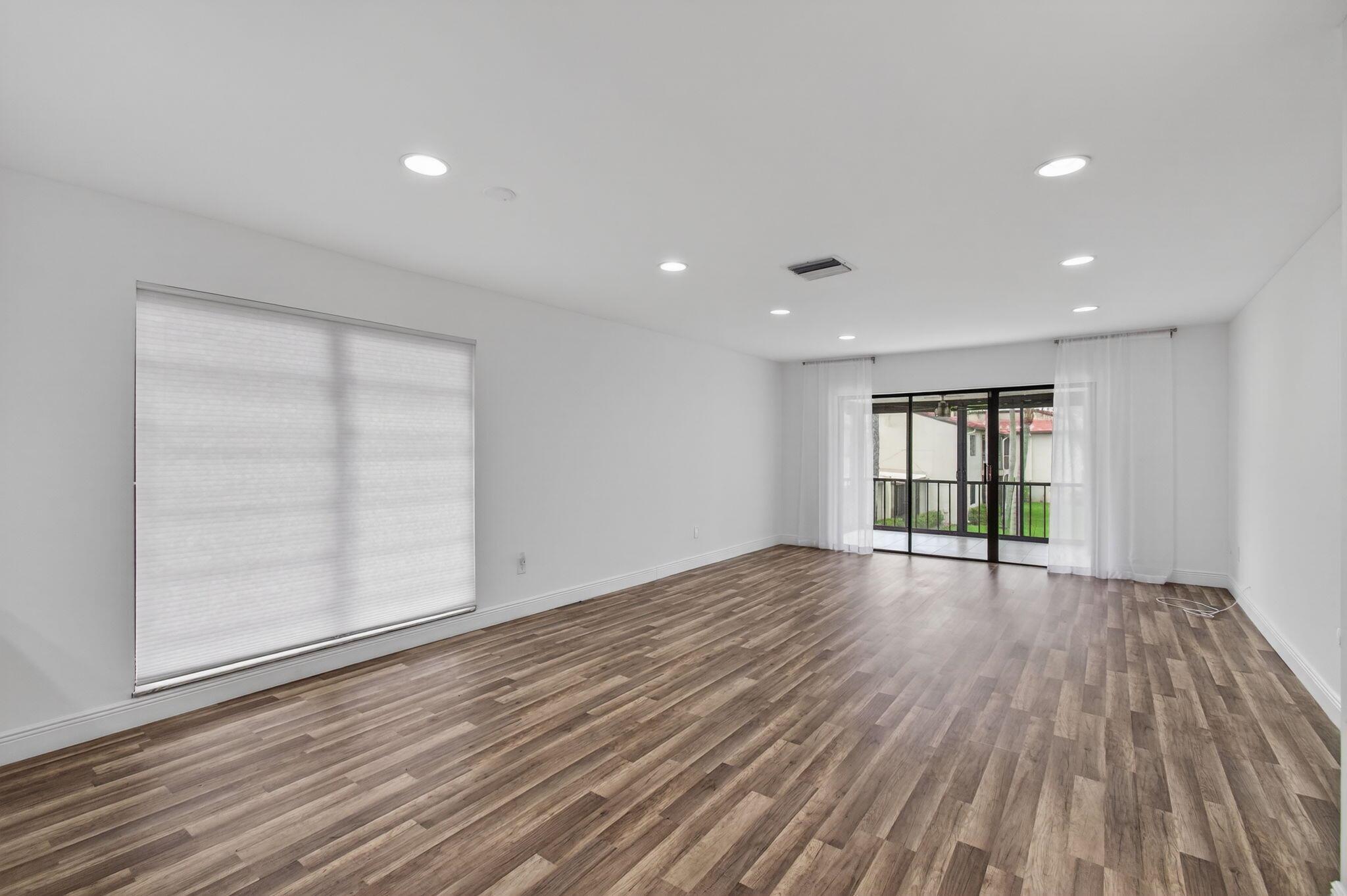 FAIRWAYS OF BOCA LAGO CON - Residential