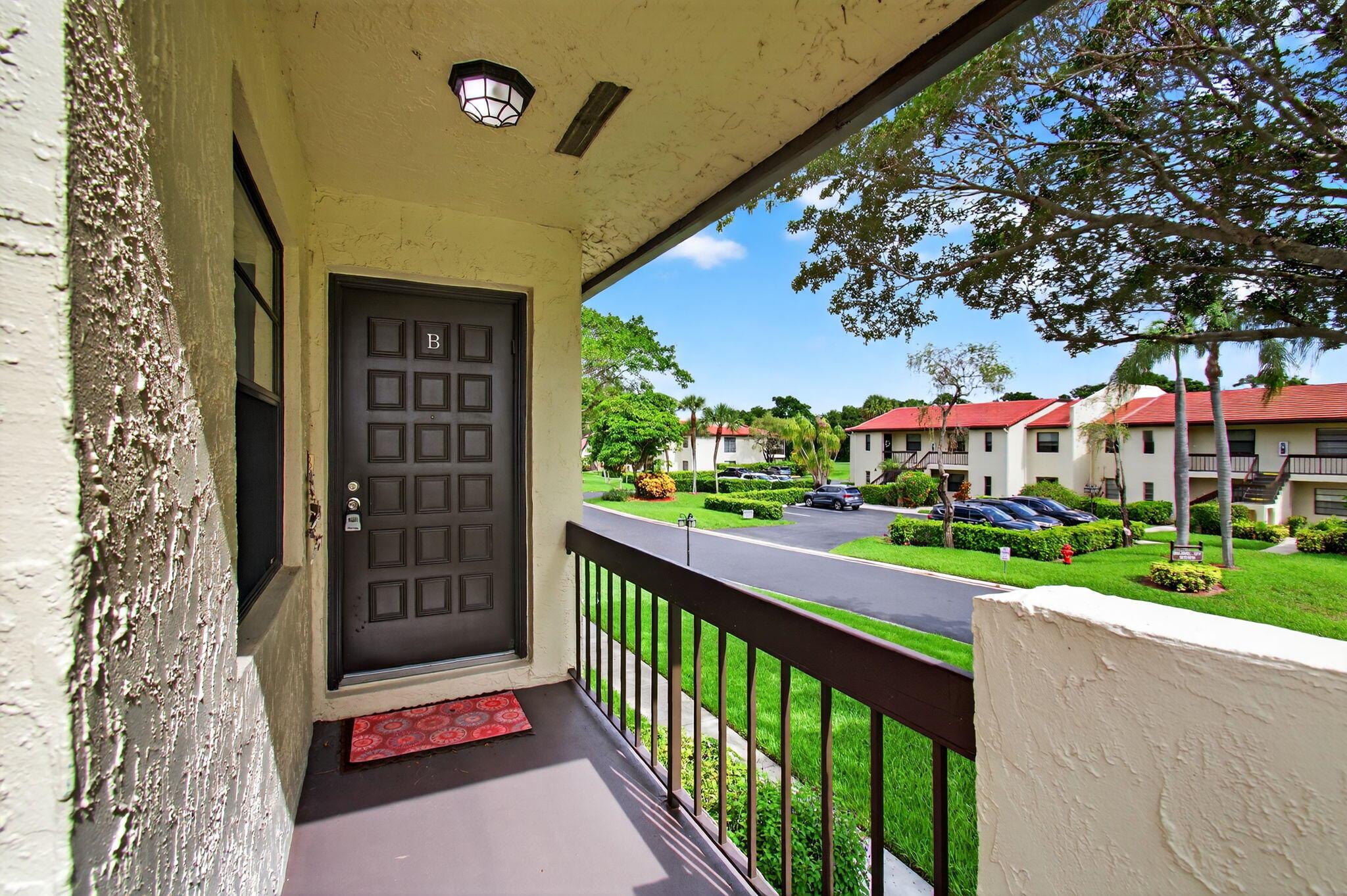 FAIRWAYS OF BOCA LAGO CON - Residential