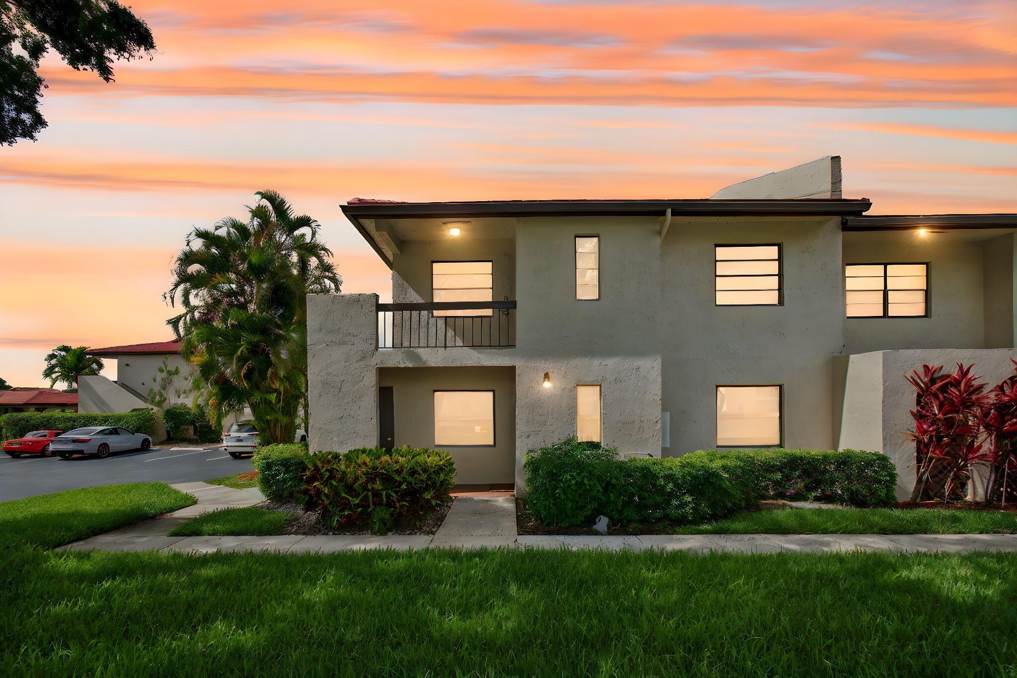 FAIRWAYS OF BOCA LAGO CON - Residential