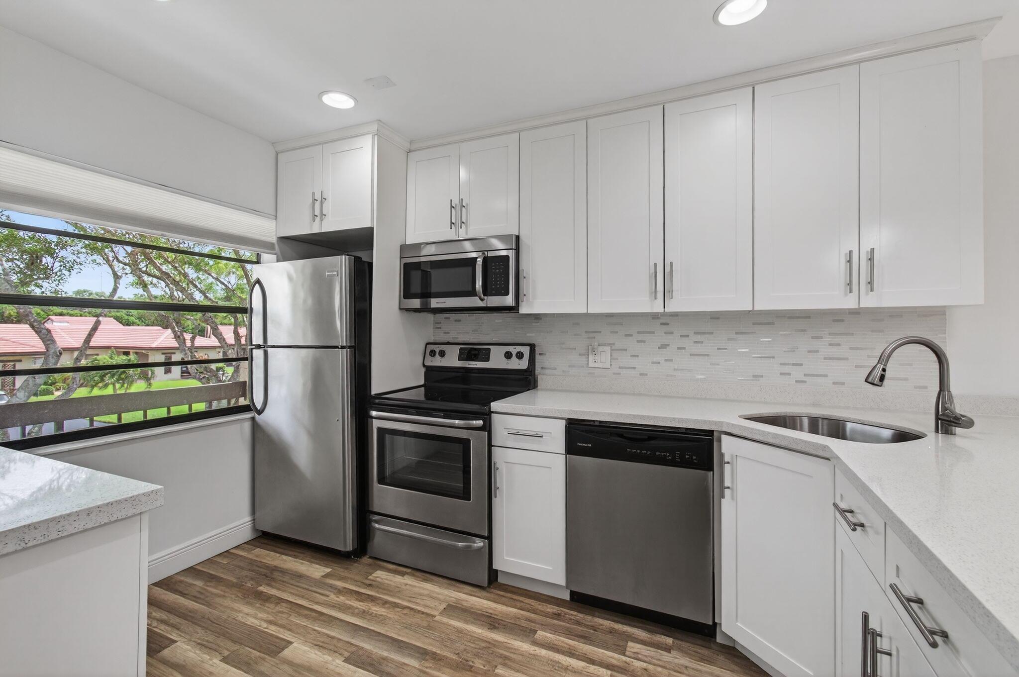 FAIRWAYS OF BOCA LAGO CON - Residential