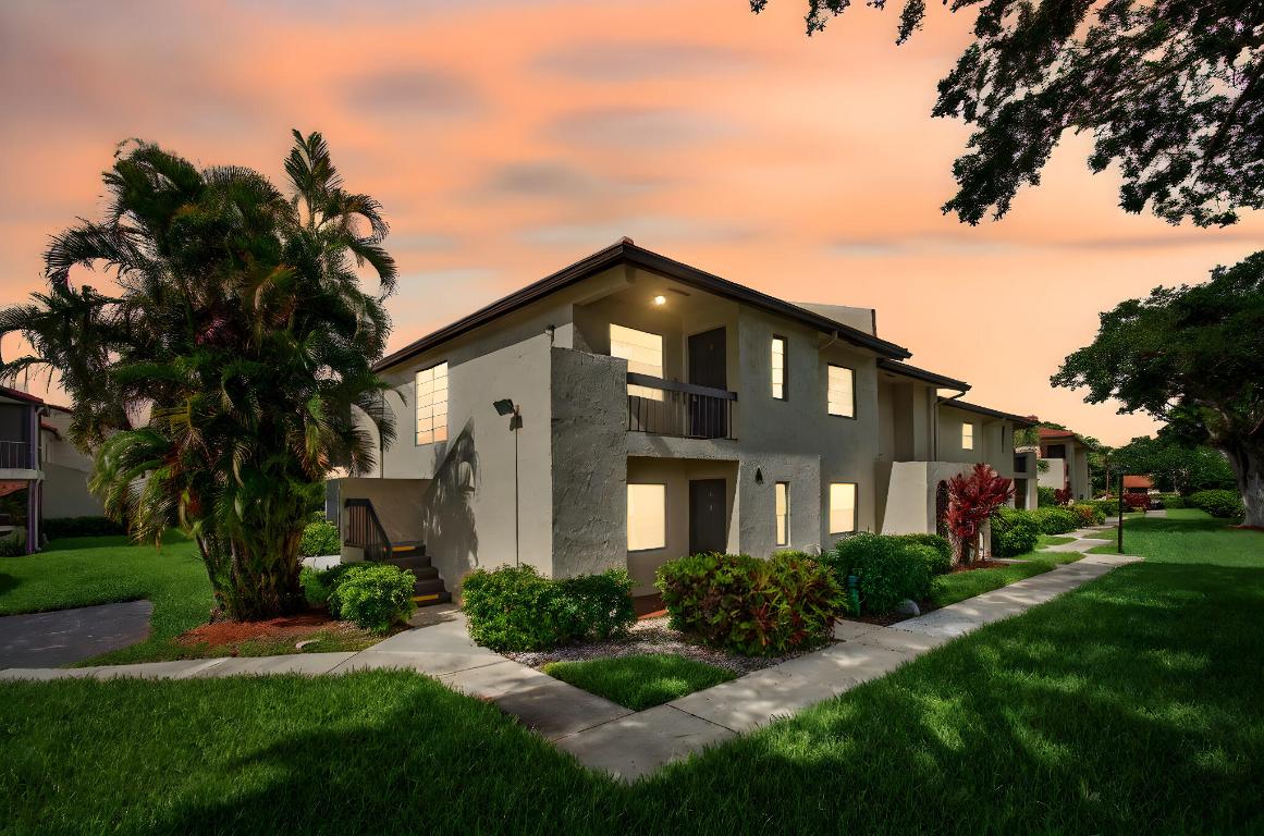 8536 Casa Del Lago 49 -B