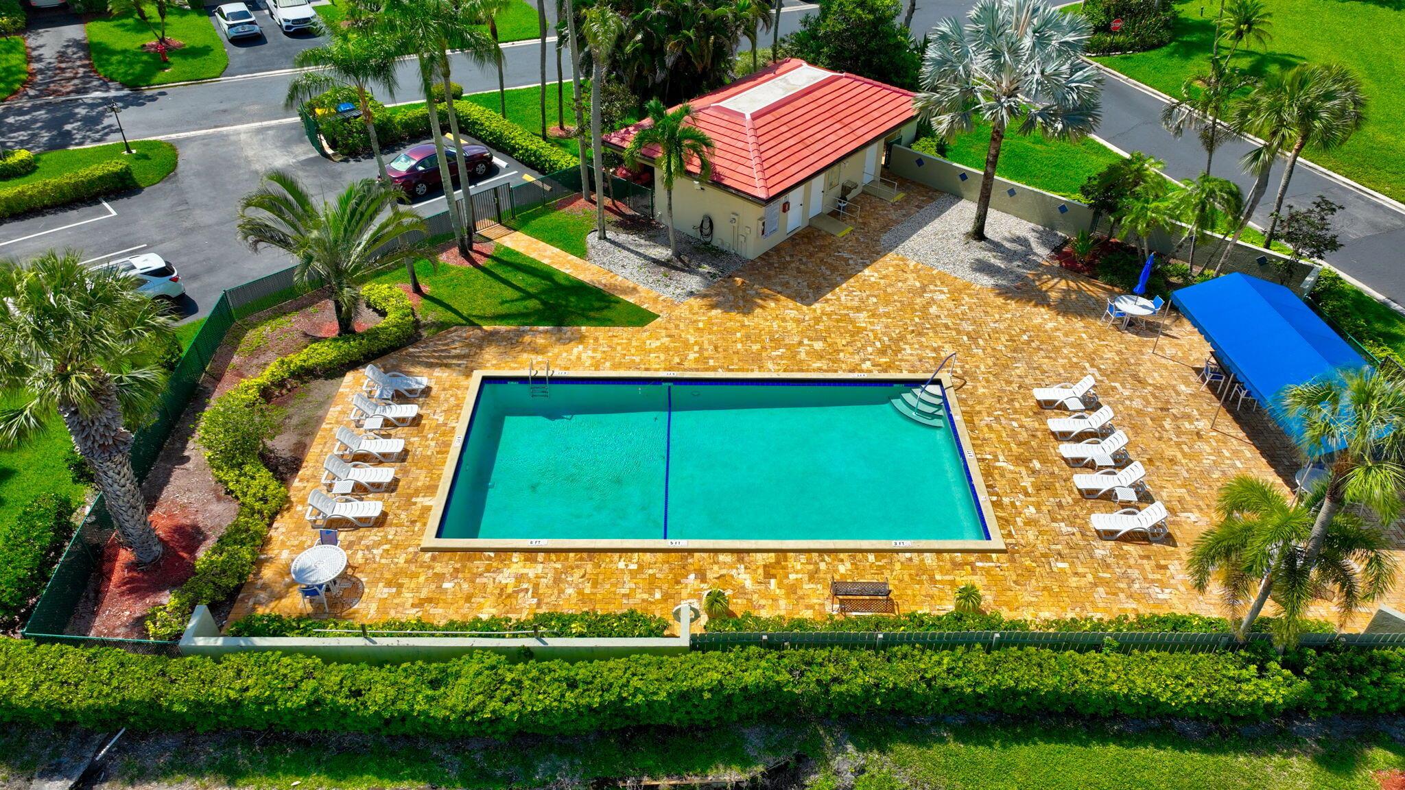 FAIRWAYS OF BOCA LAGO CON - Residential