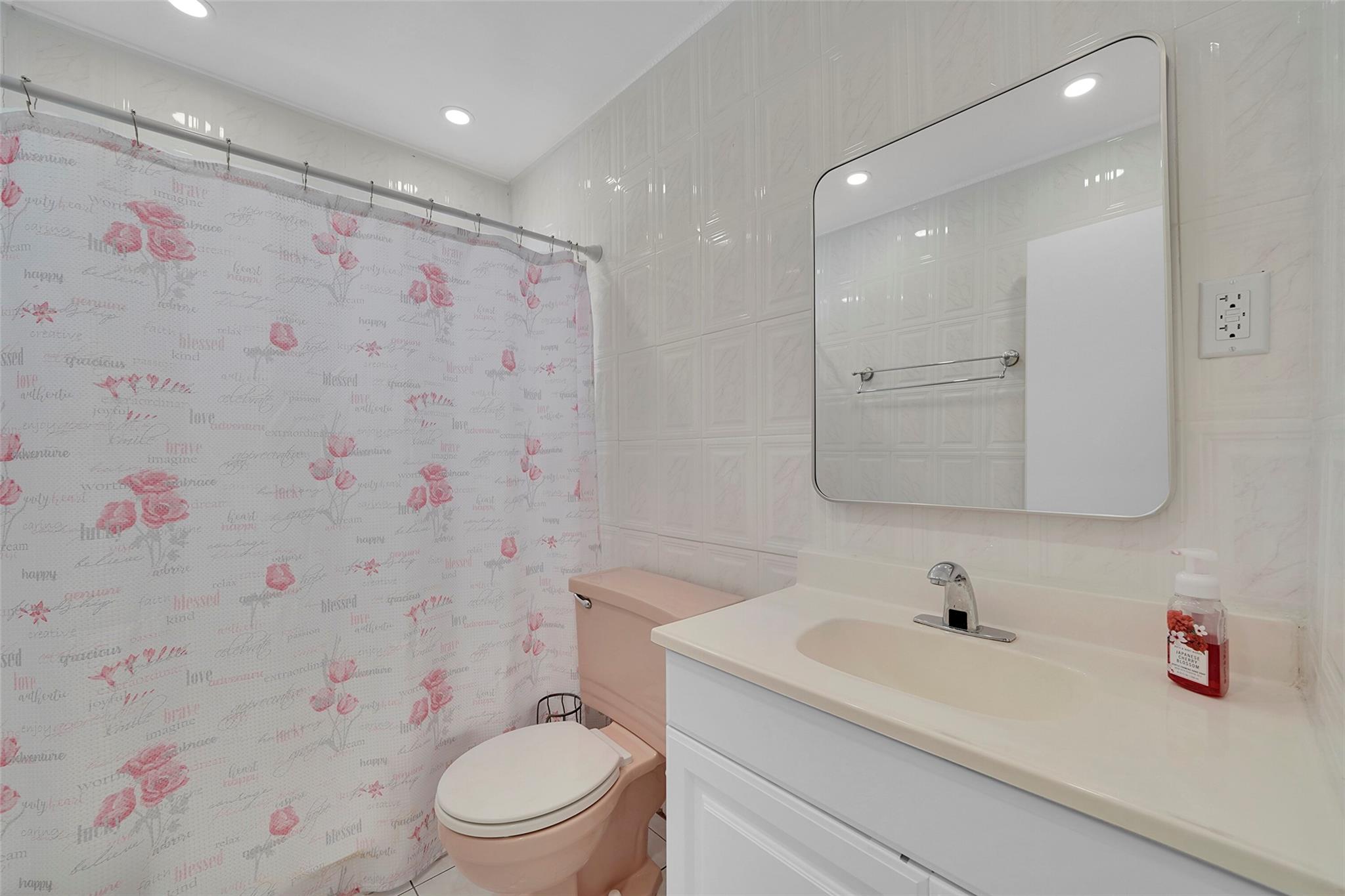 Tamarac Lakes 58-40 B - Residential