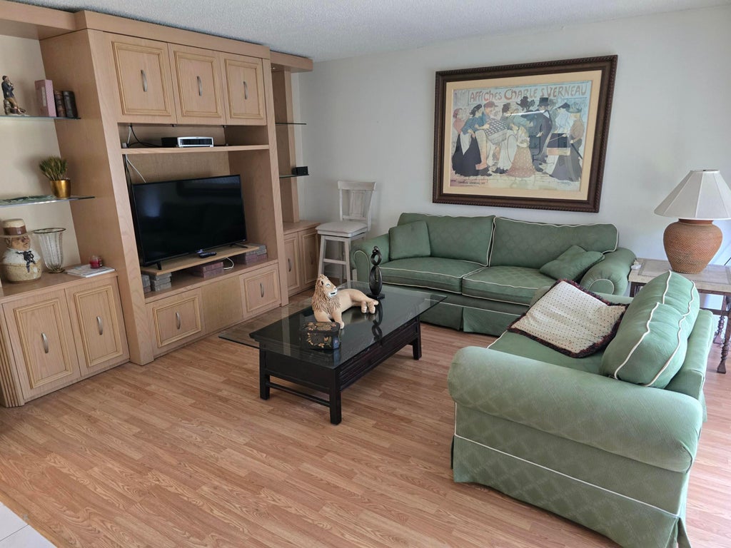 Photo of 540 Mansfield, Boca Raton, FL 33434 (MLS # B26031448)