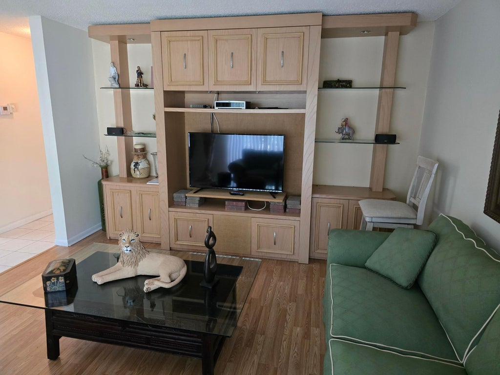 Photo of 540 Mansfield, Boca Raton, FL 33434 (MLS # B26031448)