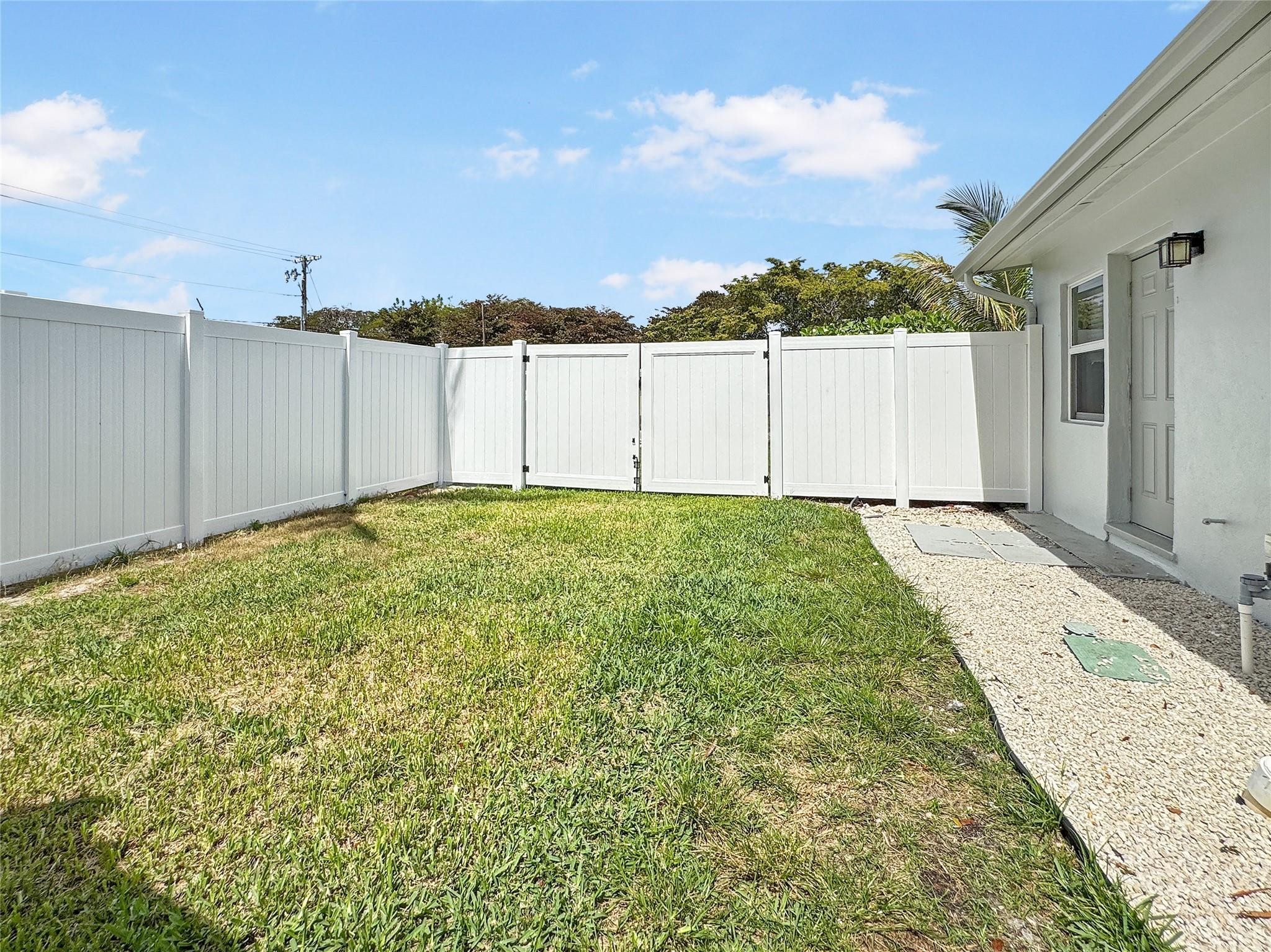 Lauderdale Manors Amd - Residential Lease