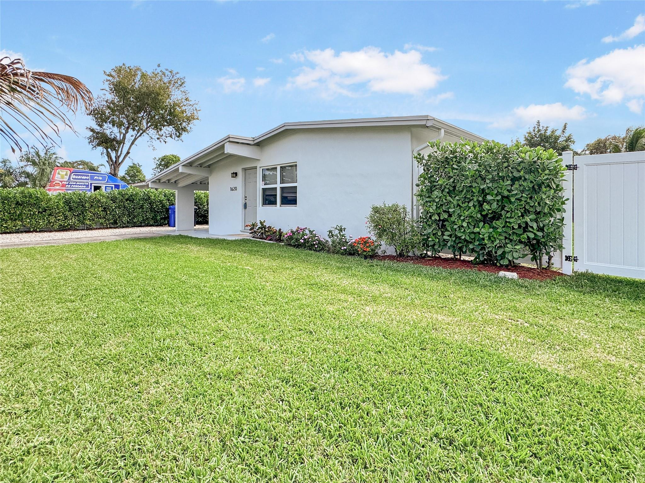 Lauderdale Manors Amd - Residential Lease