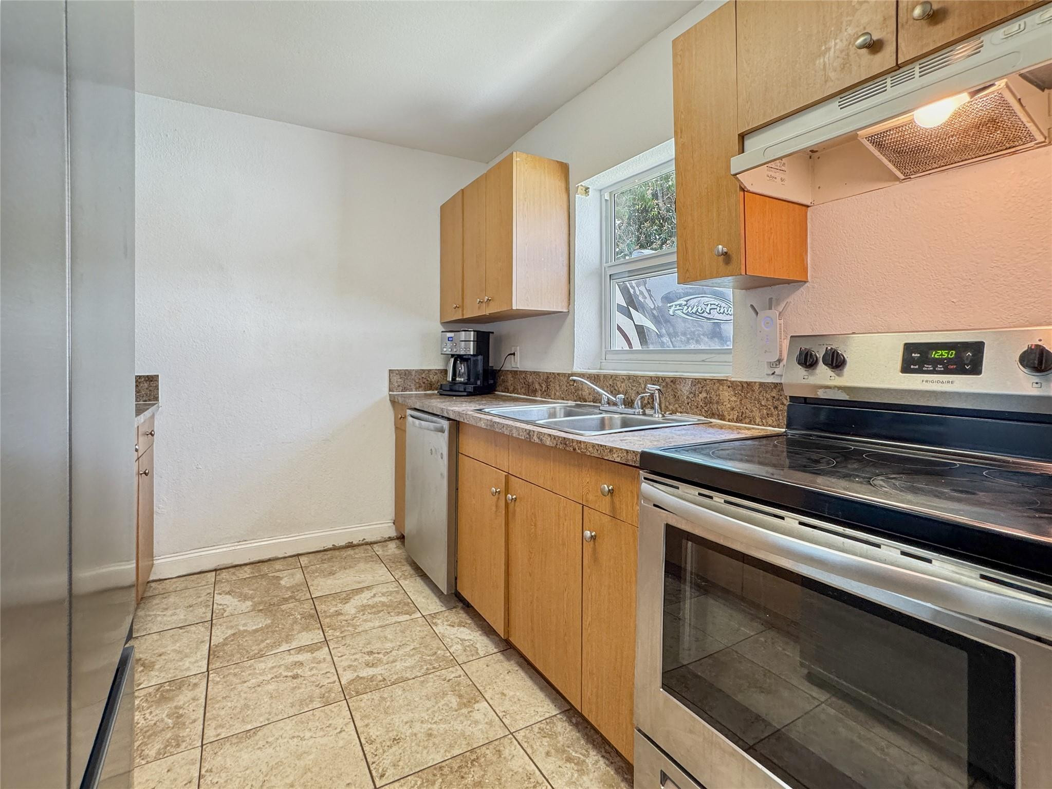 Lauderdale Manors Amd - Residential Lease