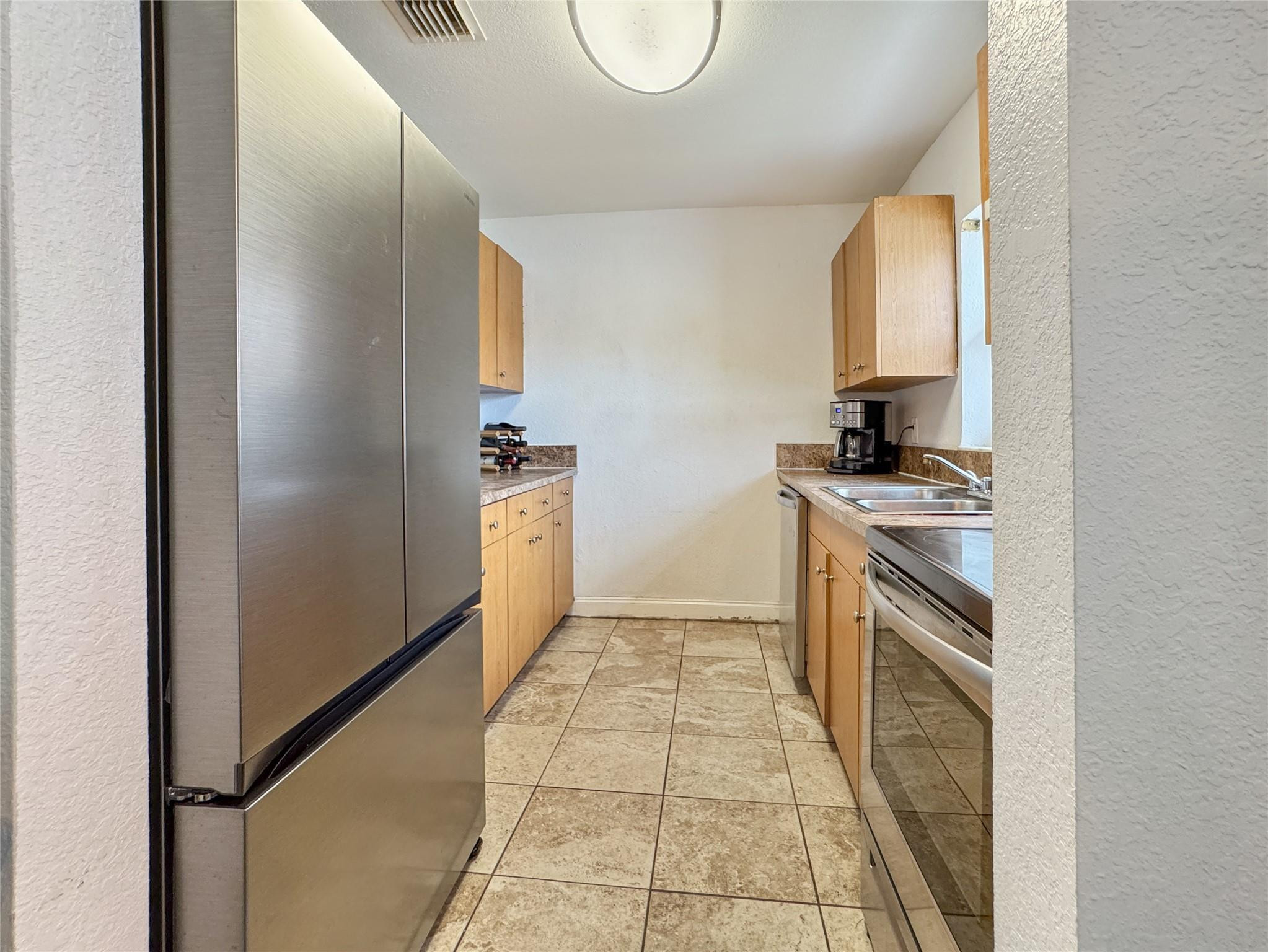 Lauderdale Manors Amd - Residential Lease