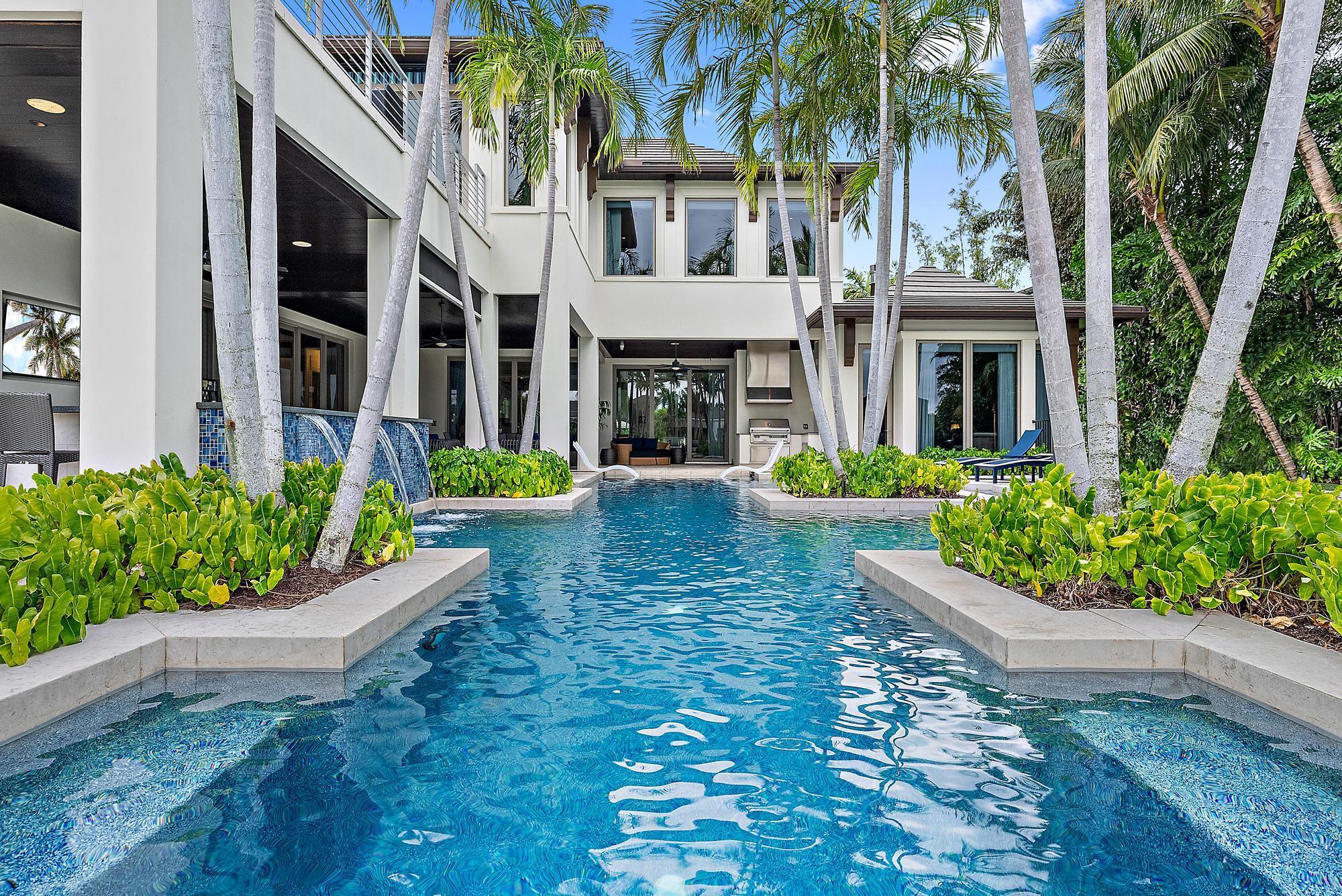 ADMIRALS COVE - Residential