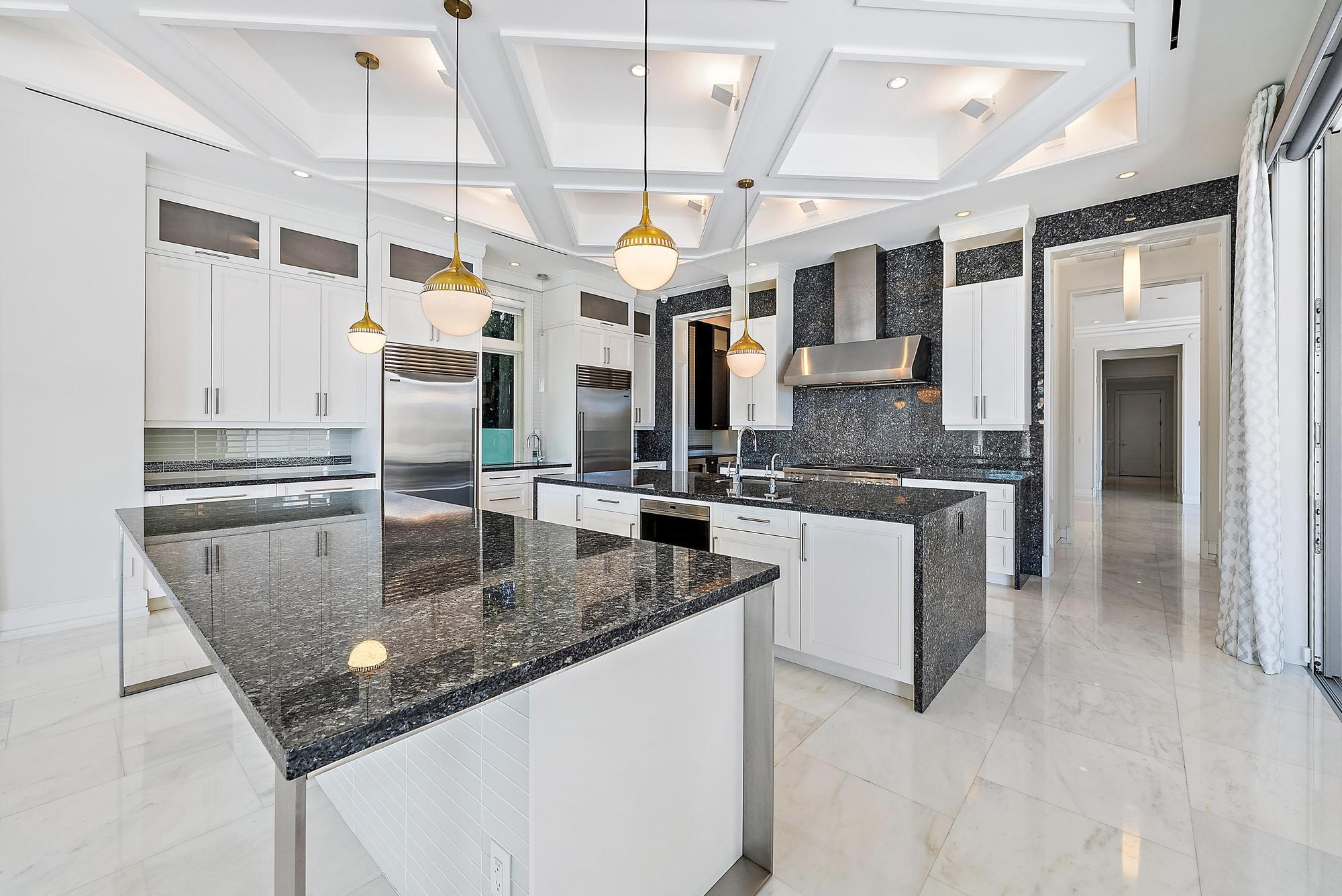 ADMIRALS COVE - Residential