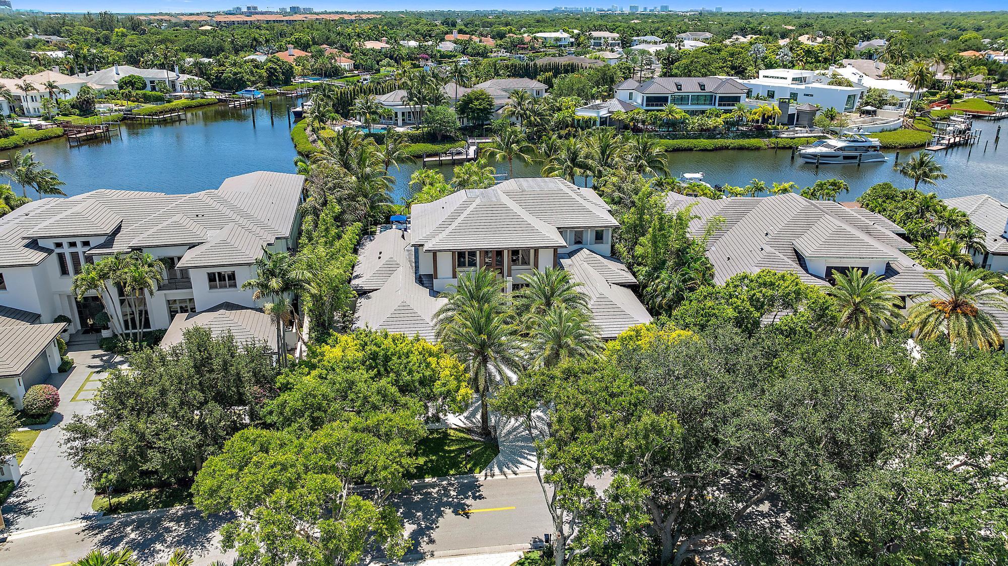 ADMIRALS COVE - Residential