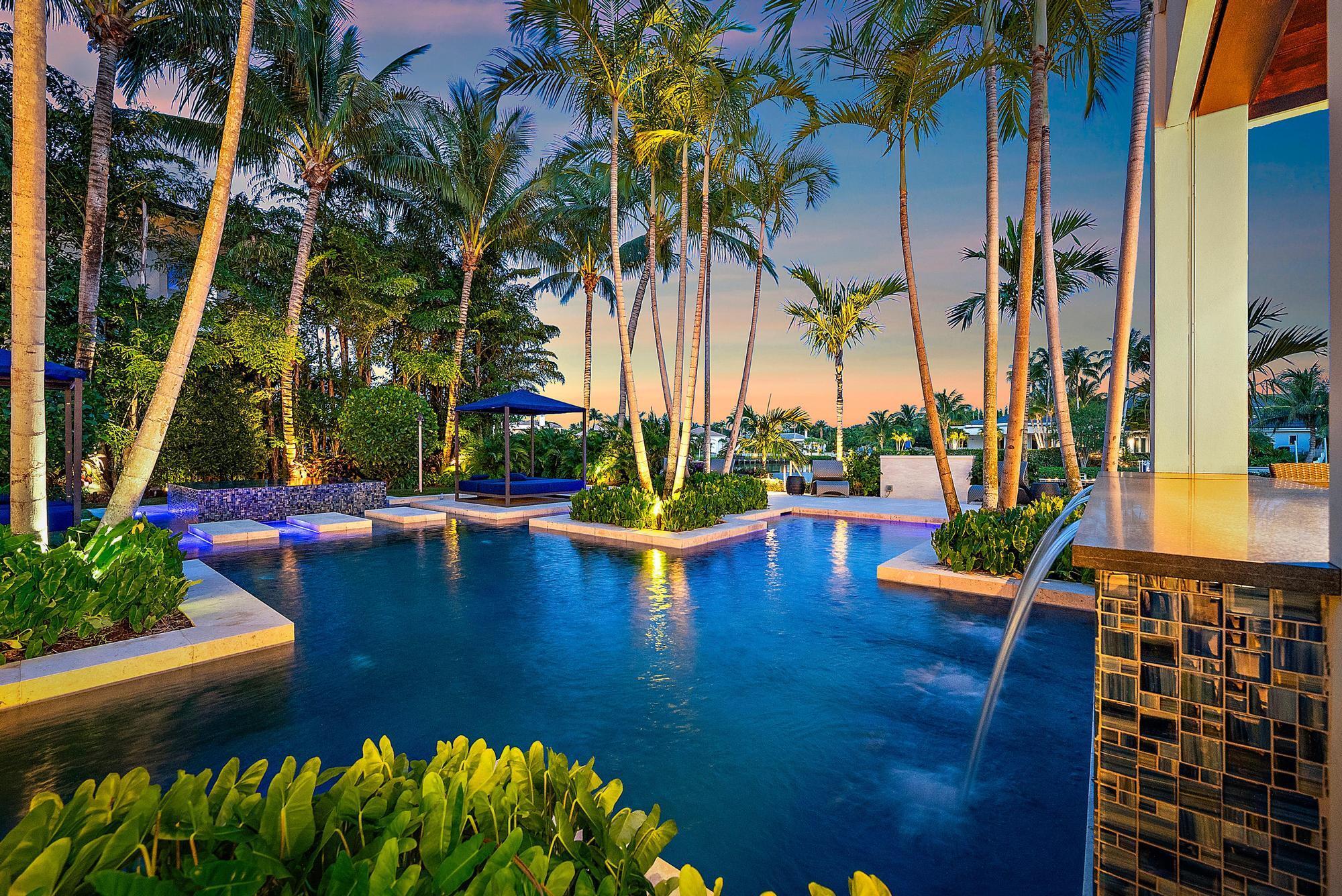 ADMIRALS COVE - Residential