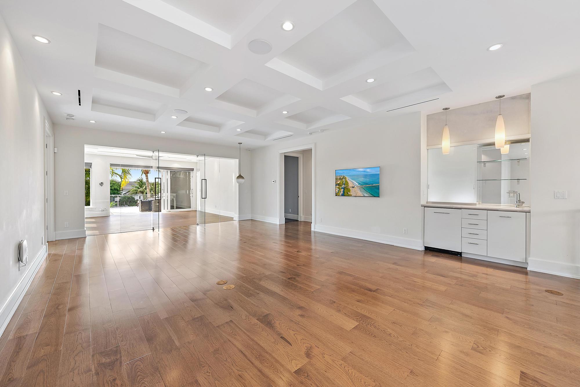 ADMIRALS COVE - Residential