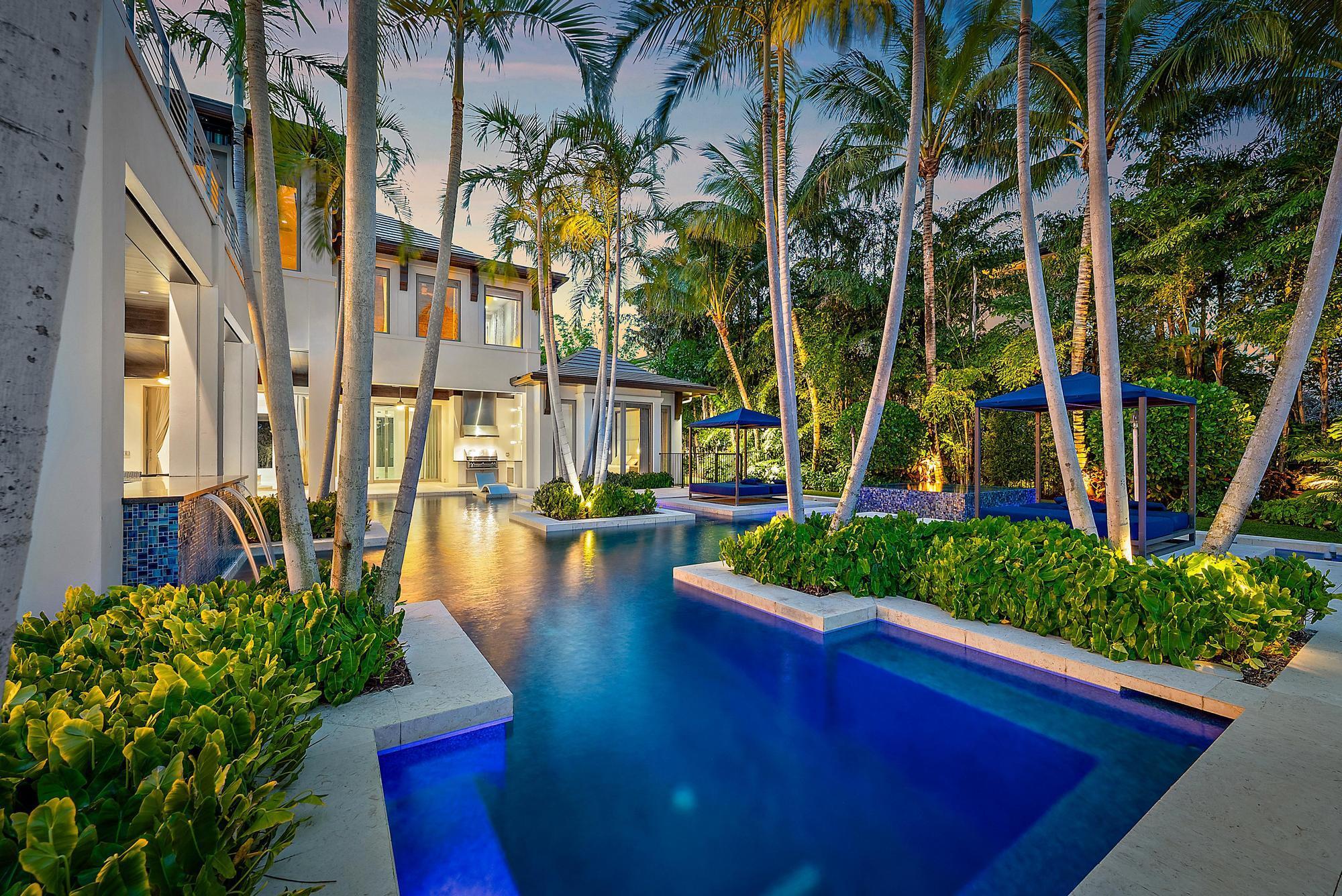 ADMIRALS COVE - Residential