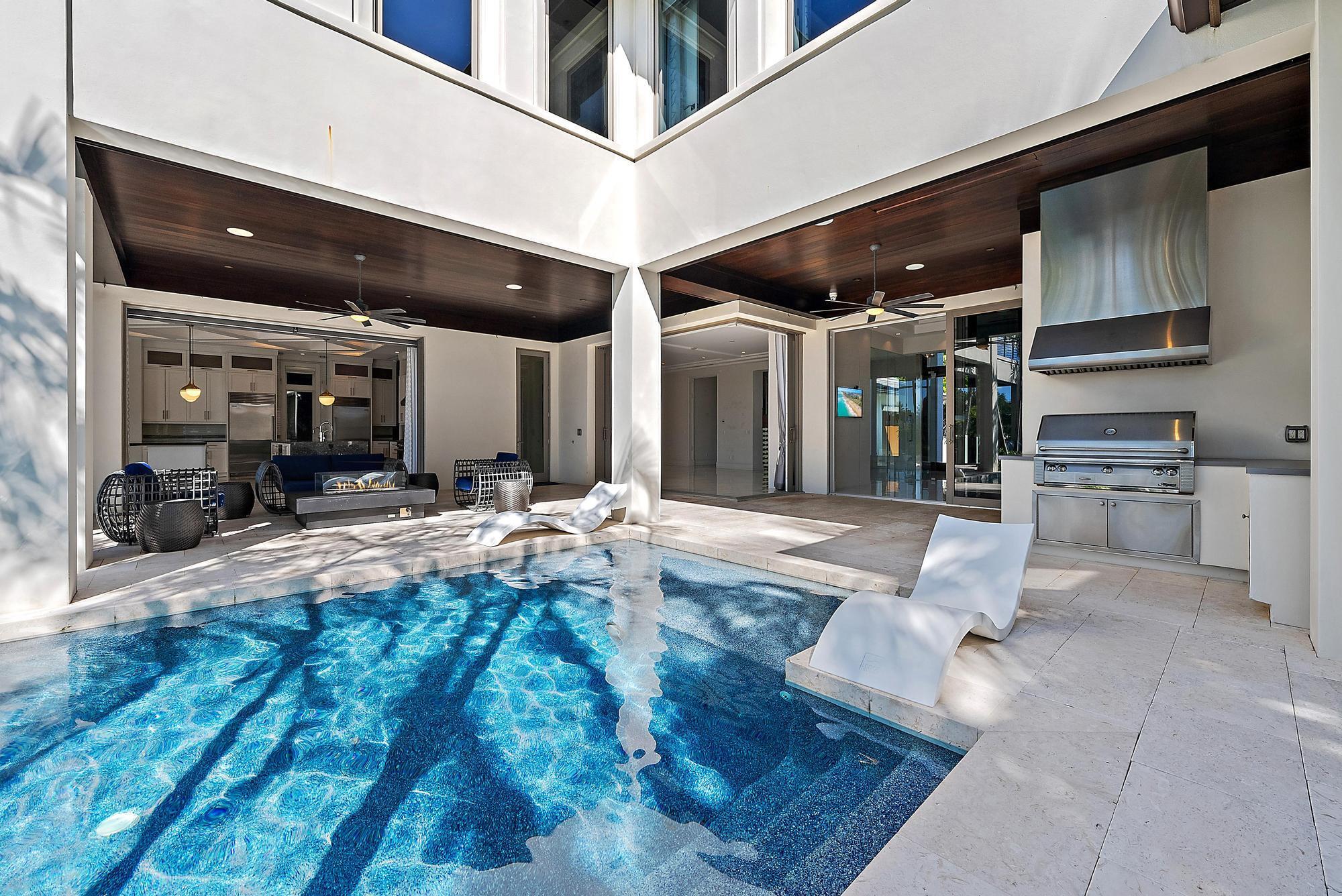 ADMIRALS COVE - Residential