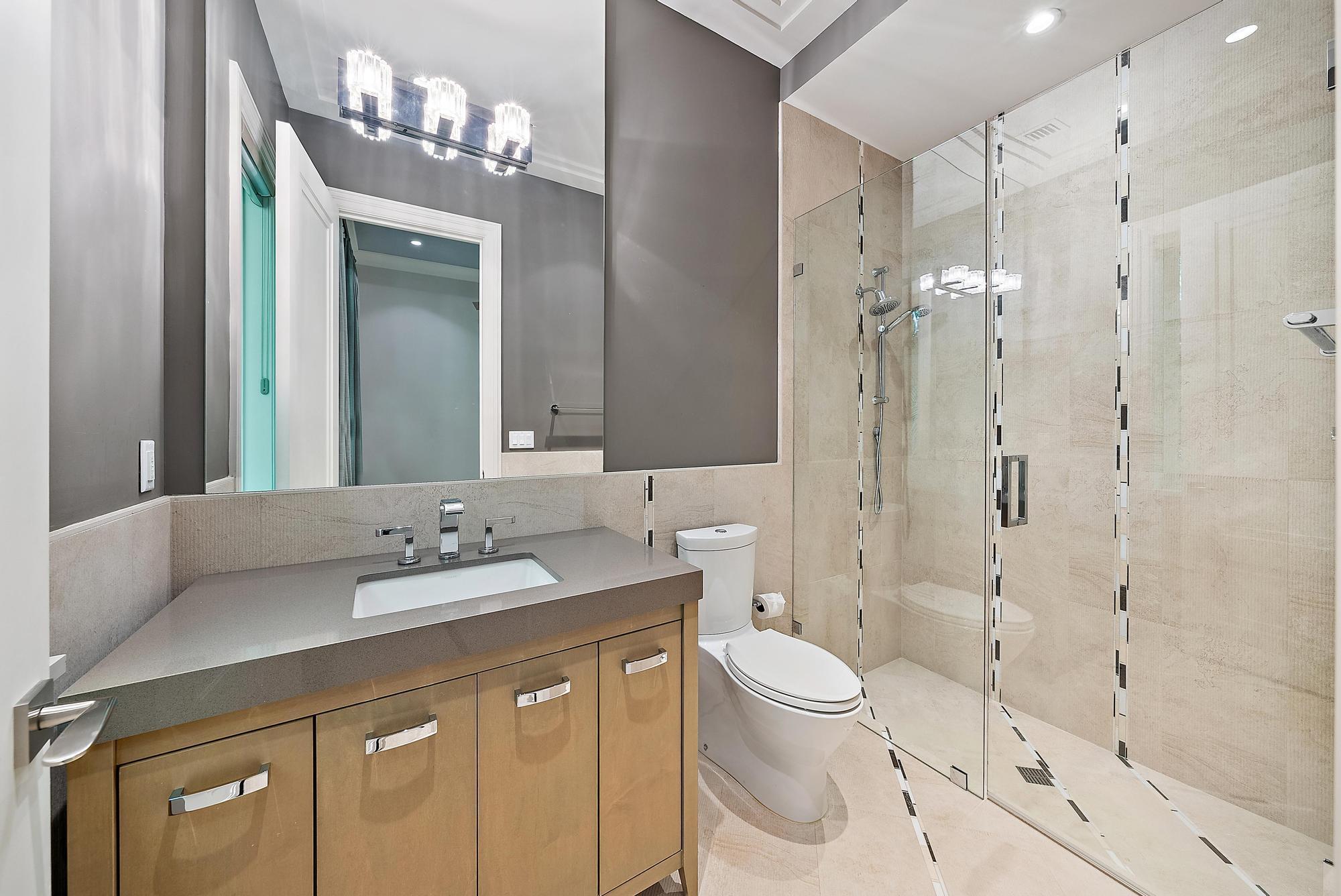 ADMIRALS COVE - Residential