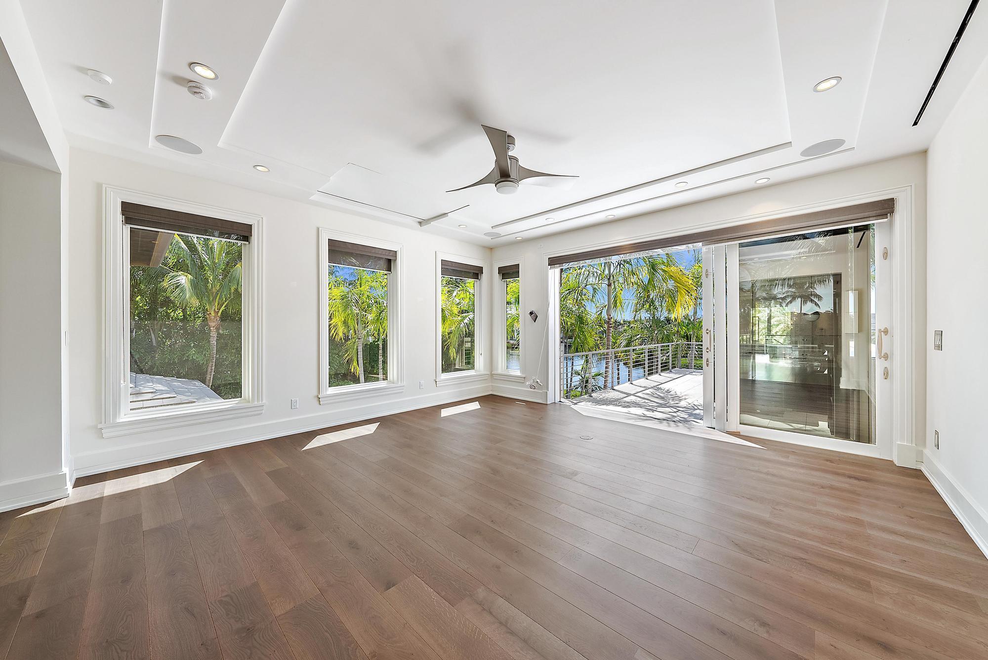 ADMIRALS COVE - Residential