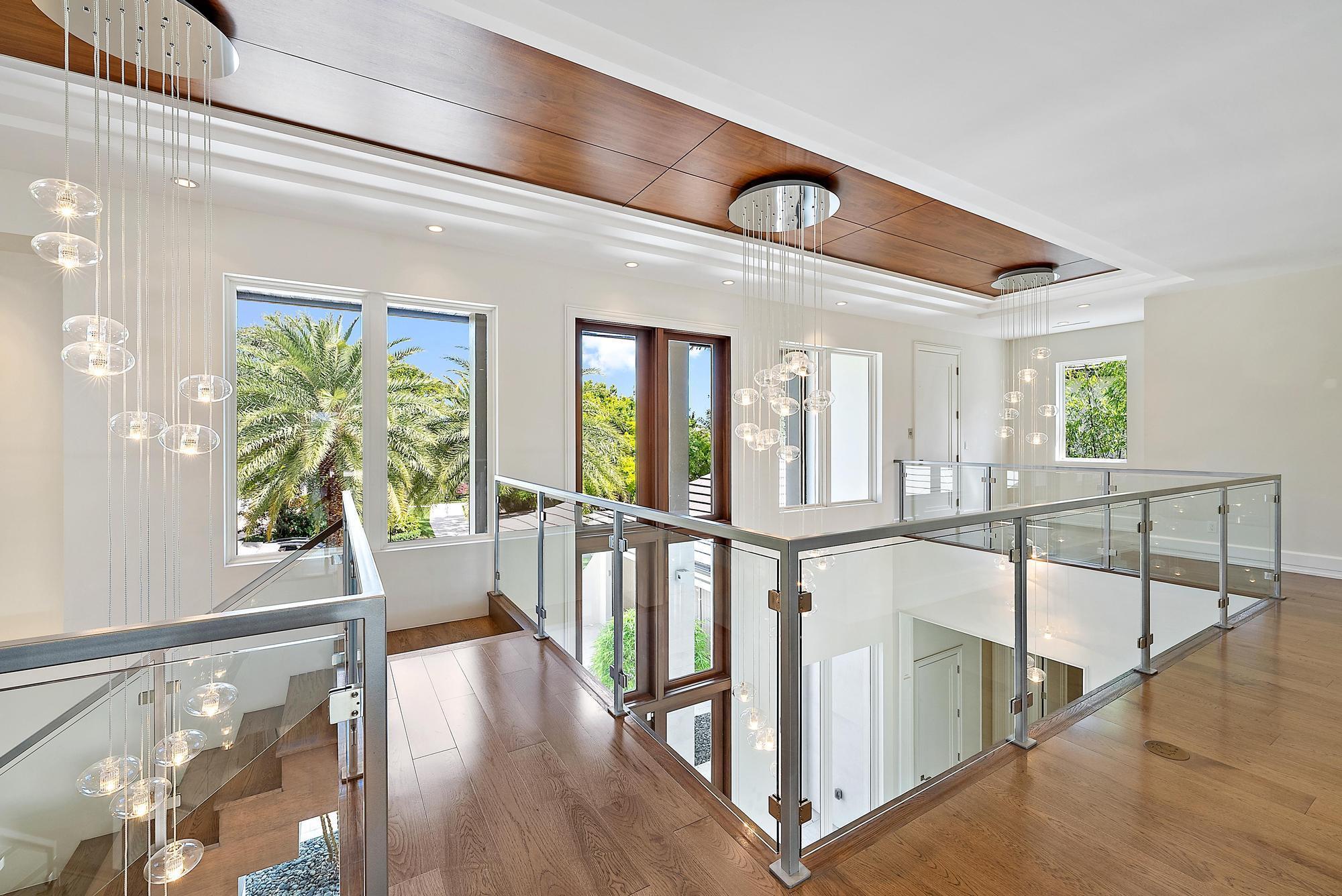 ADMIRALS COVE - Residential