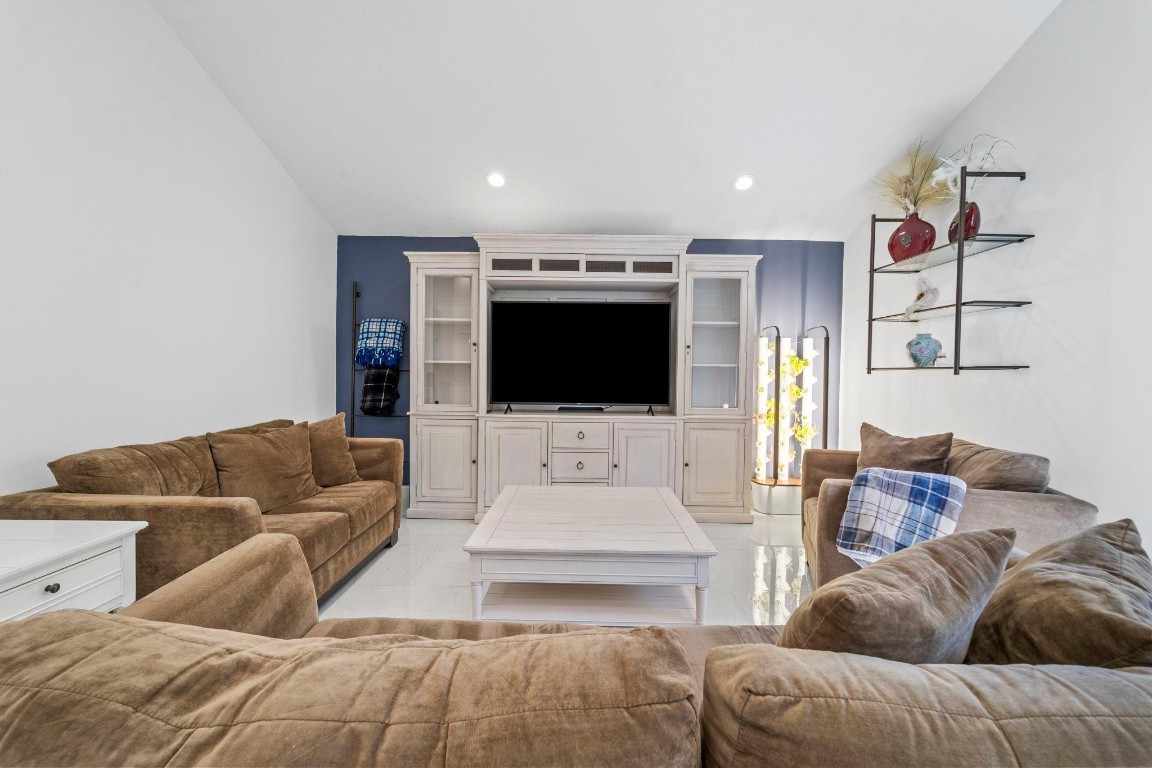 Coutry Isles - Residential