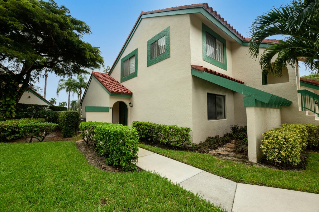 Photo of 3 Lexington Lane E #A, Palm Beach Gardens, FL 33418 (MLS # B26047802)