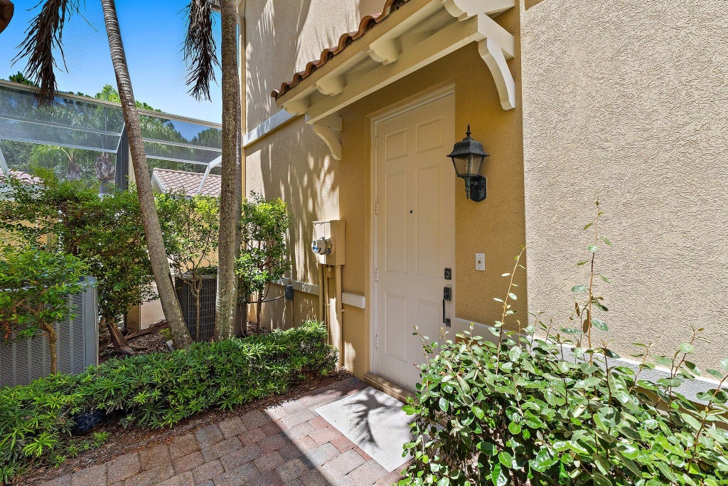 Photo of 4526 Illicium Drive, Palm Beach Gardens, FL 33418 (MLS # B26040672)