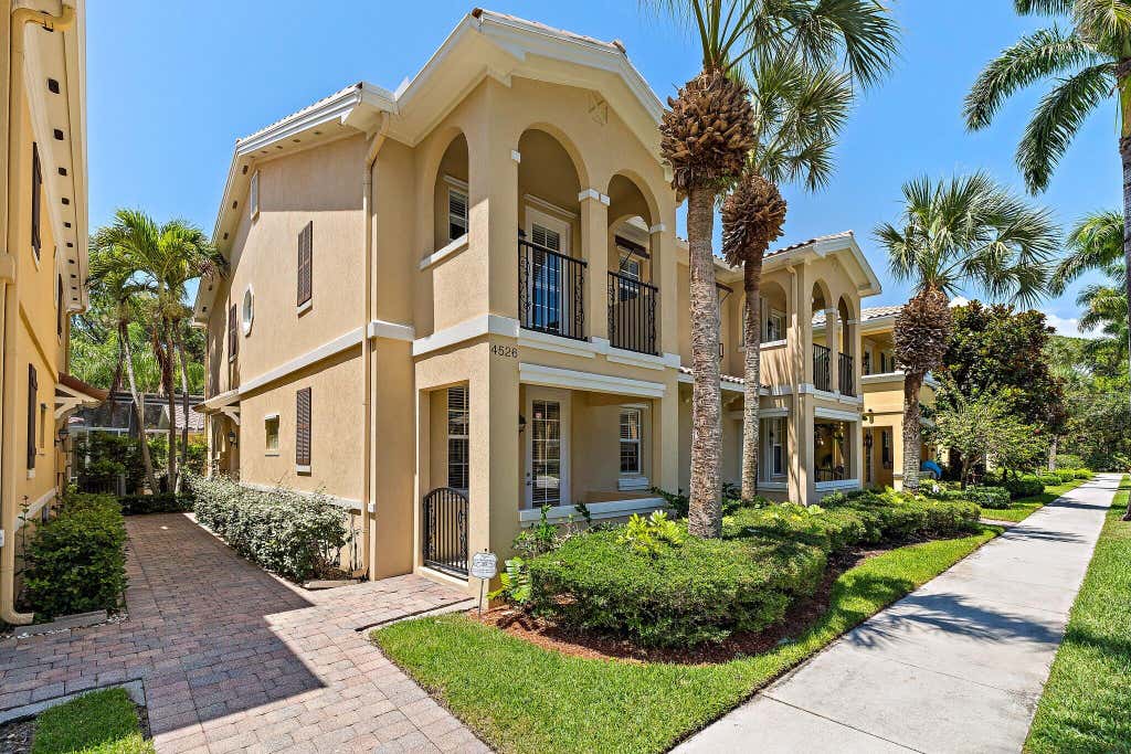 Photo of 4526 Illicium Drive, Palm Beach Gardens, FL 33418 (MLS # B26040672)