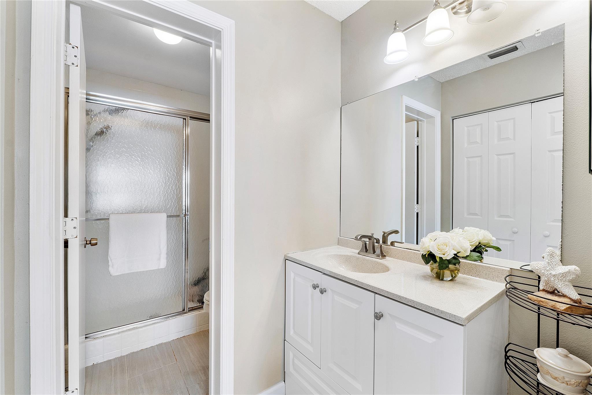 Embassy Sq @ Independ Bay - Residential