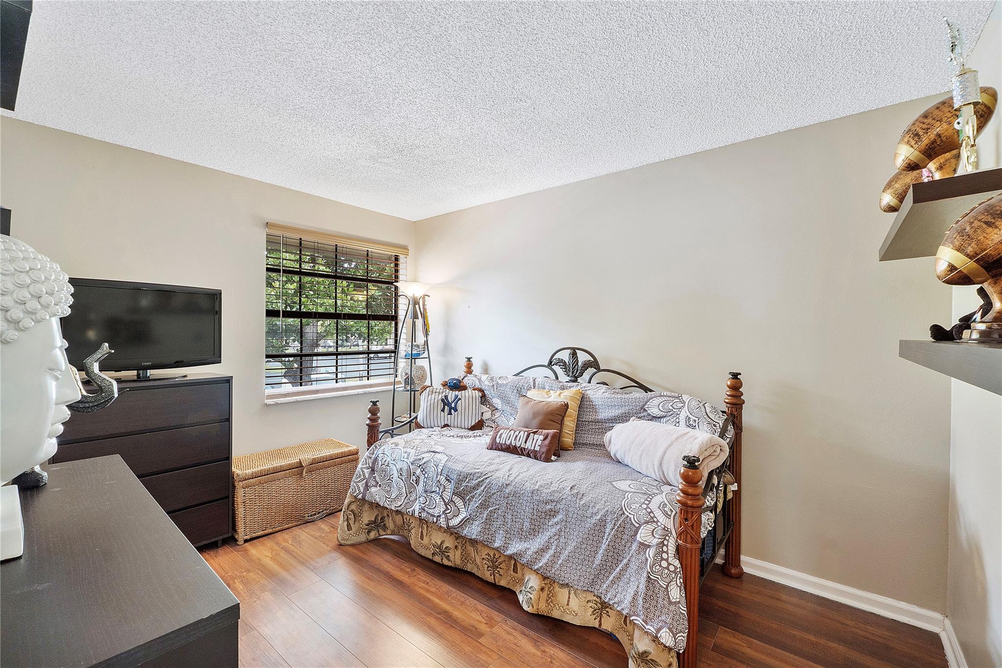 Embassy Sq @ Independ Bay - Residential