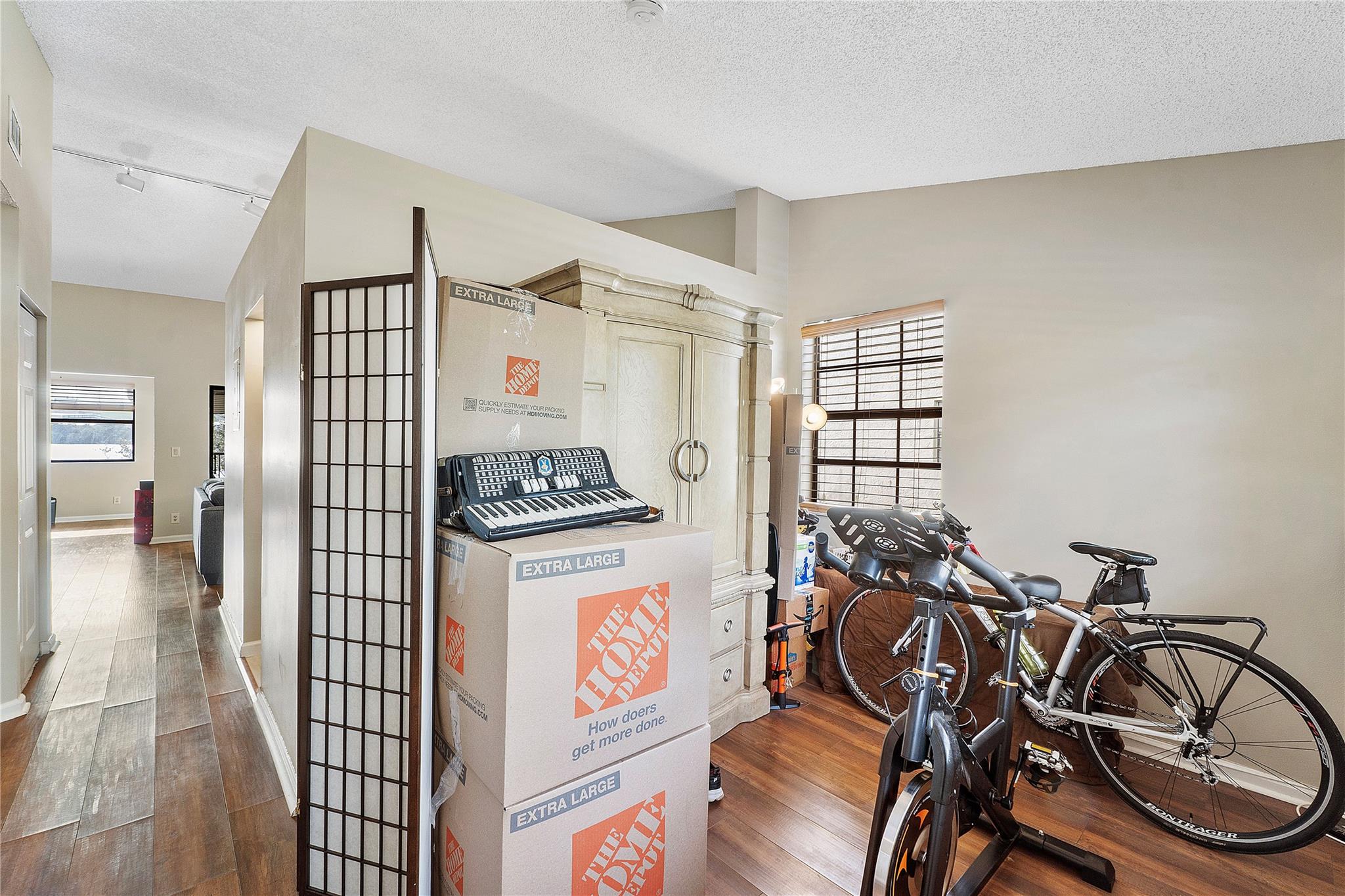 Embassy Sq @ Independ Bay - Residential