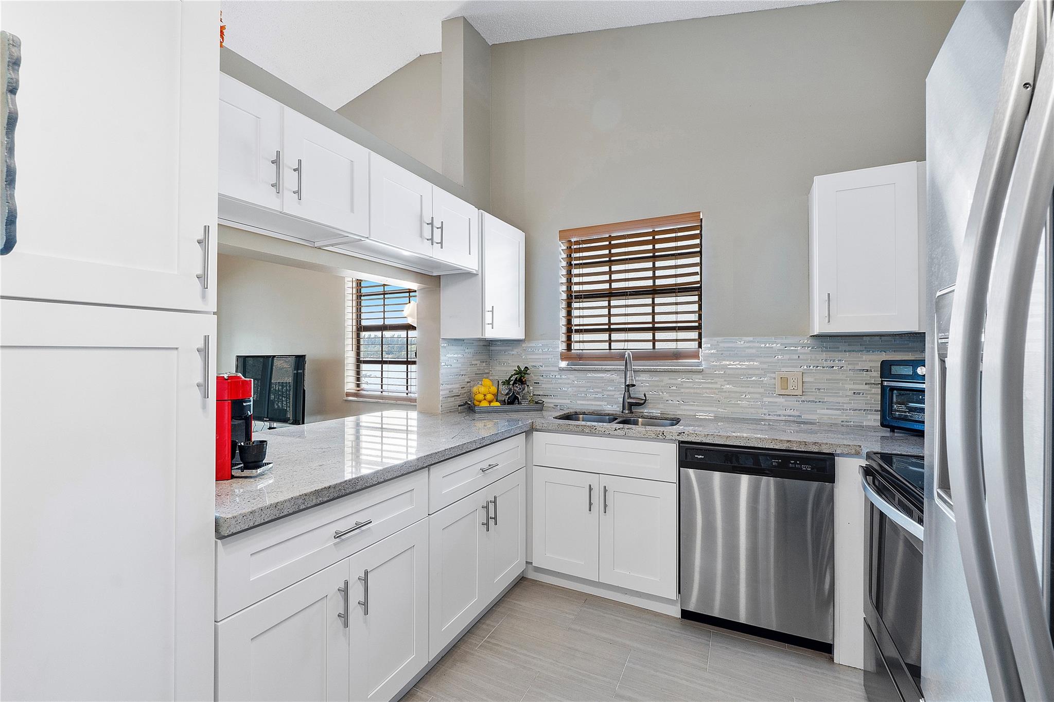 Embassy Sq @ Independ Bay - Residential