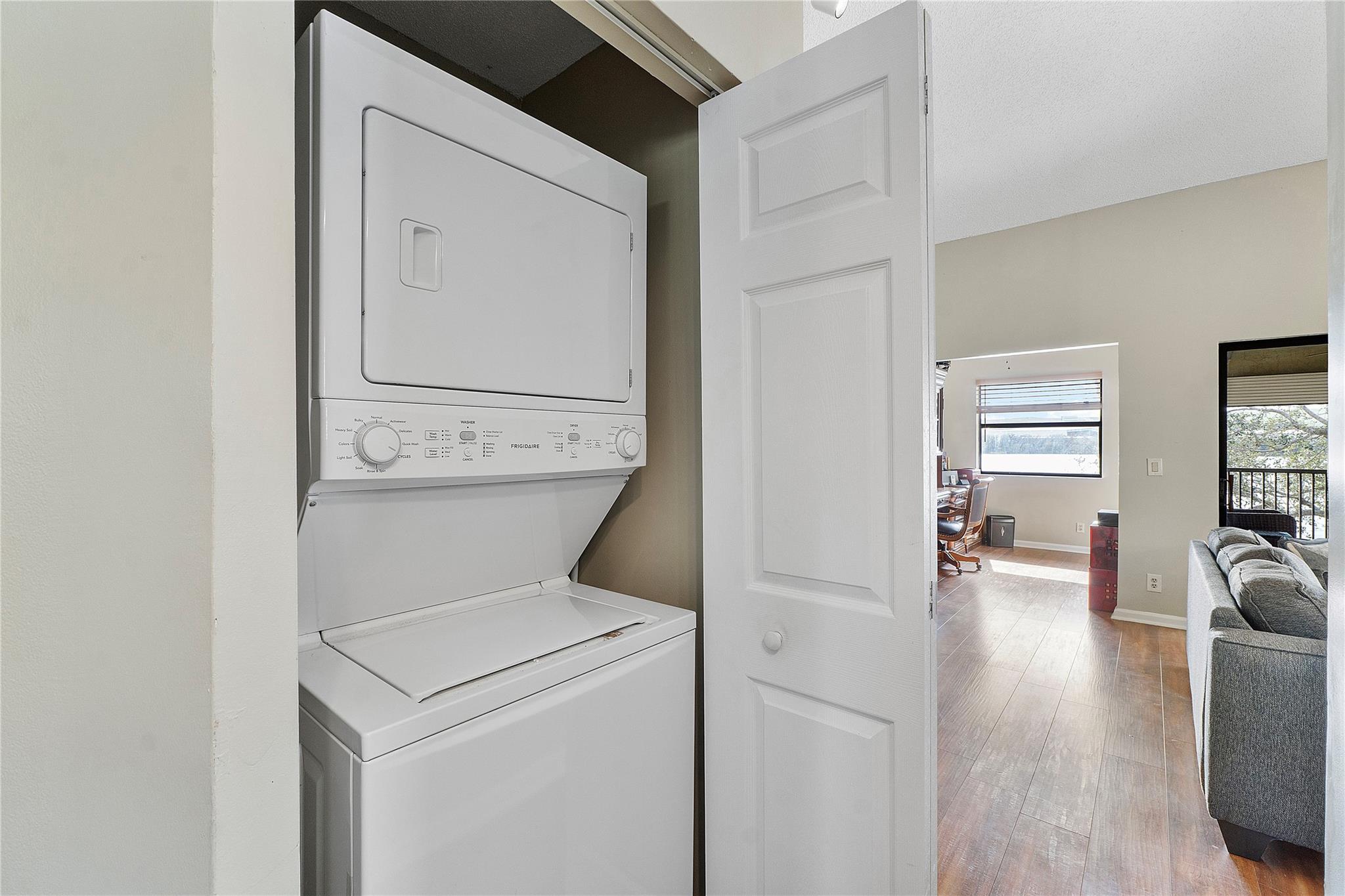 Embassy Sq @ Independ Bay - Residential