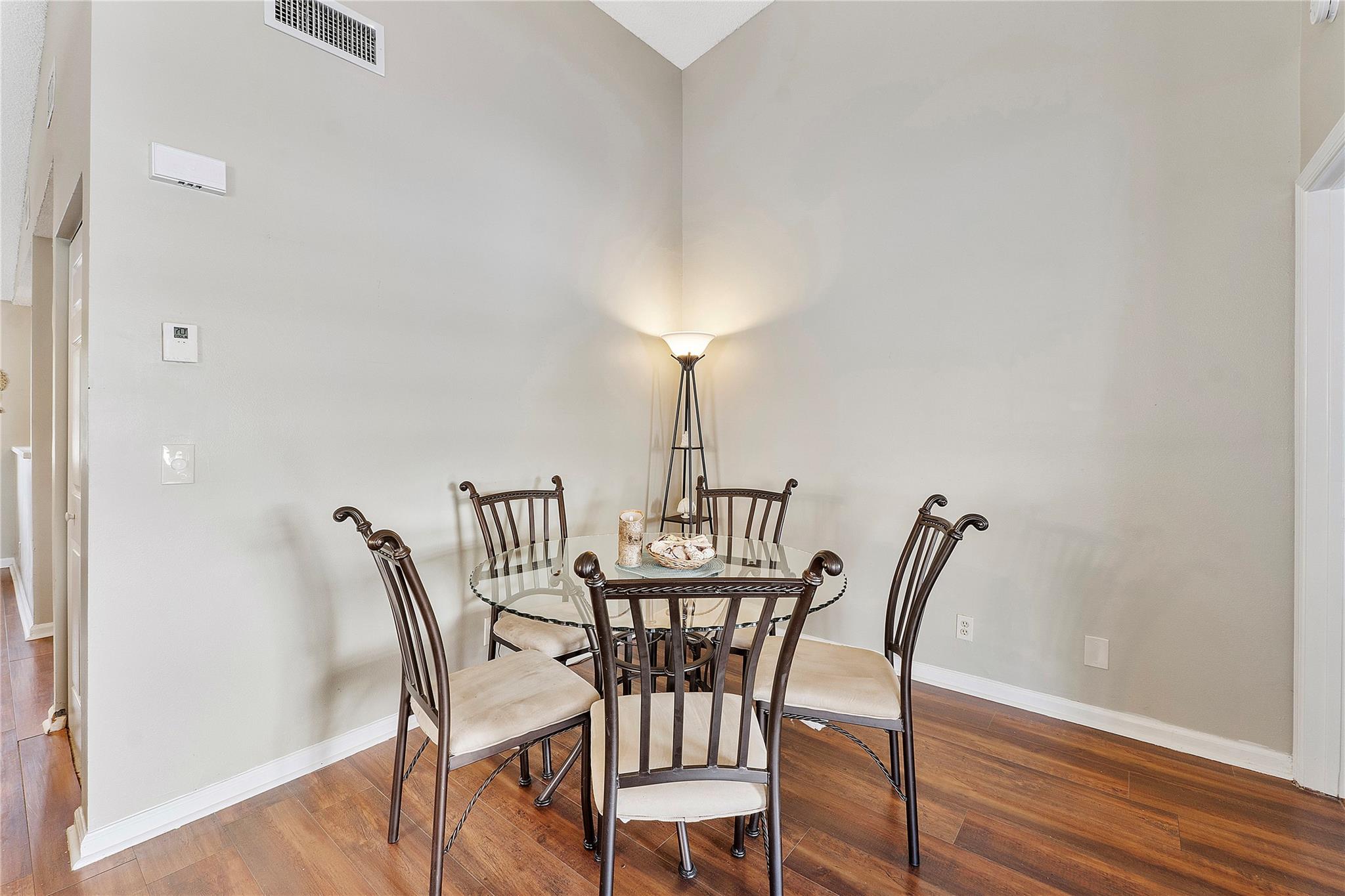 Embassy Sq @ Independ Bay - Residential