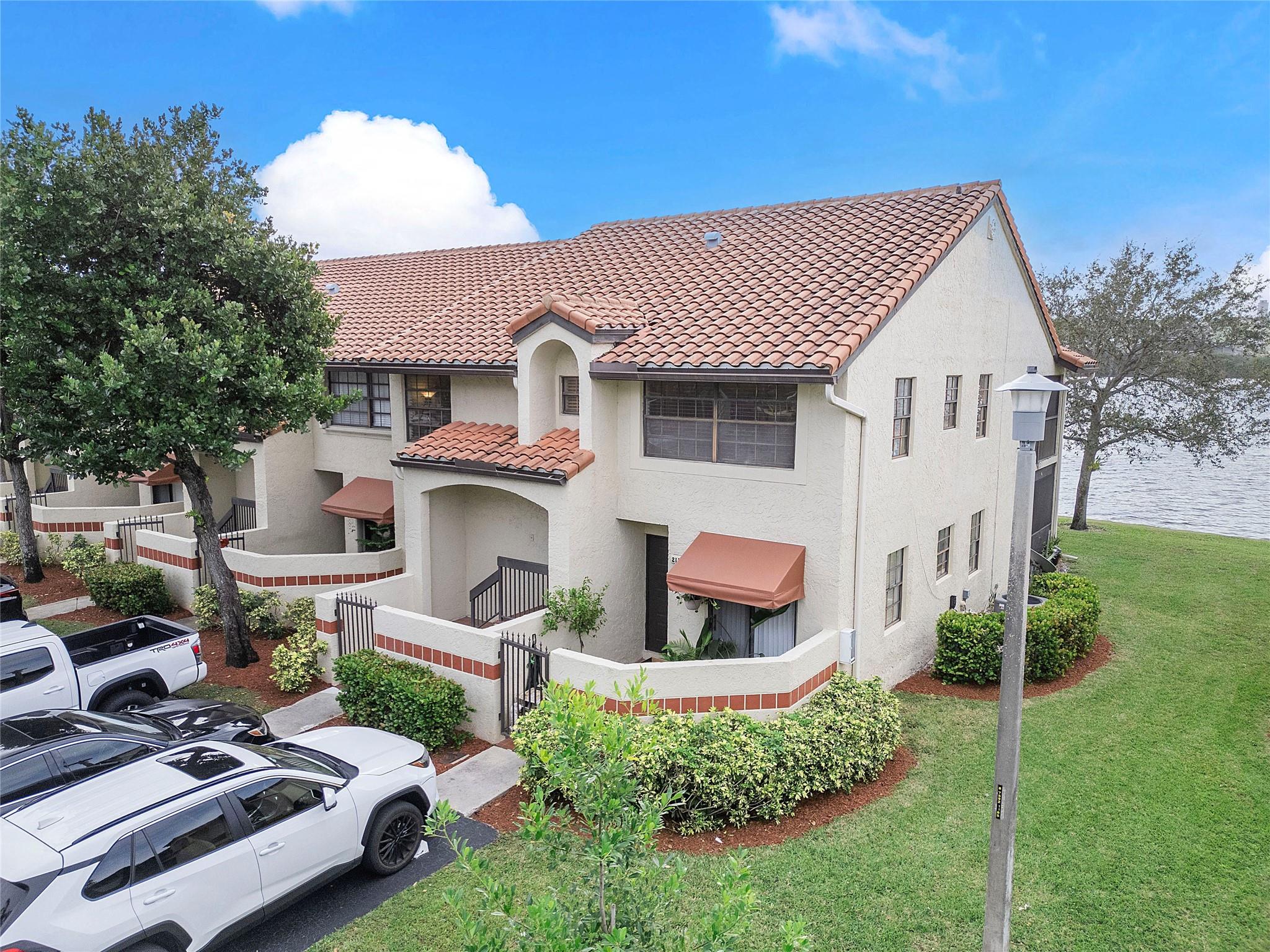 Embassy Sq @ Independ Bay - Residential