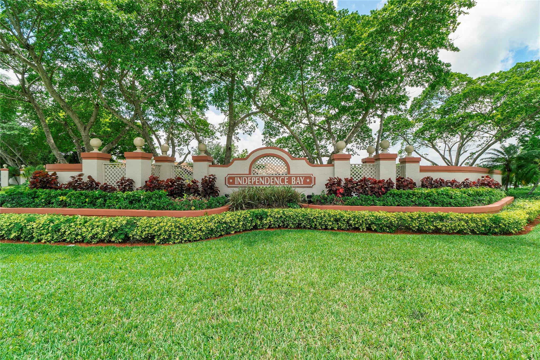 Embassy Sq @ Independ Bay - Residential