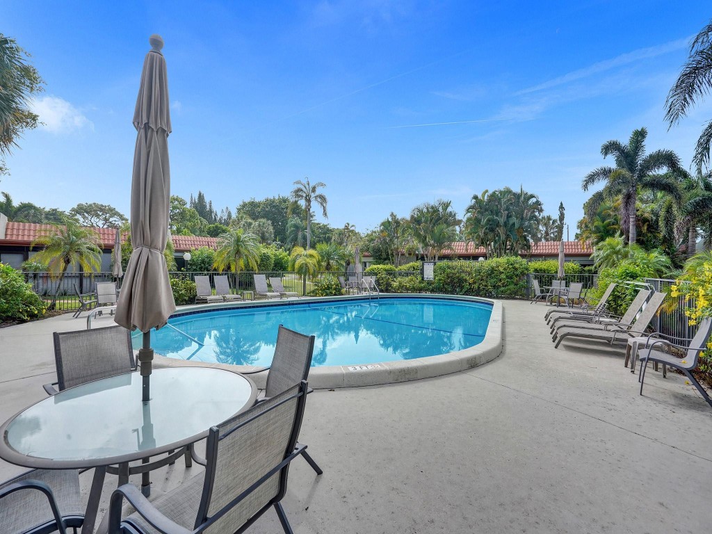 Vizcaya Garden Villas - Residential