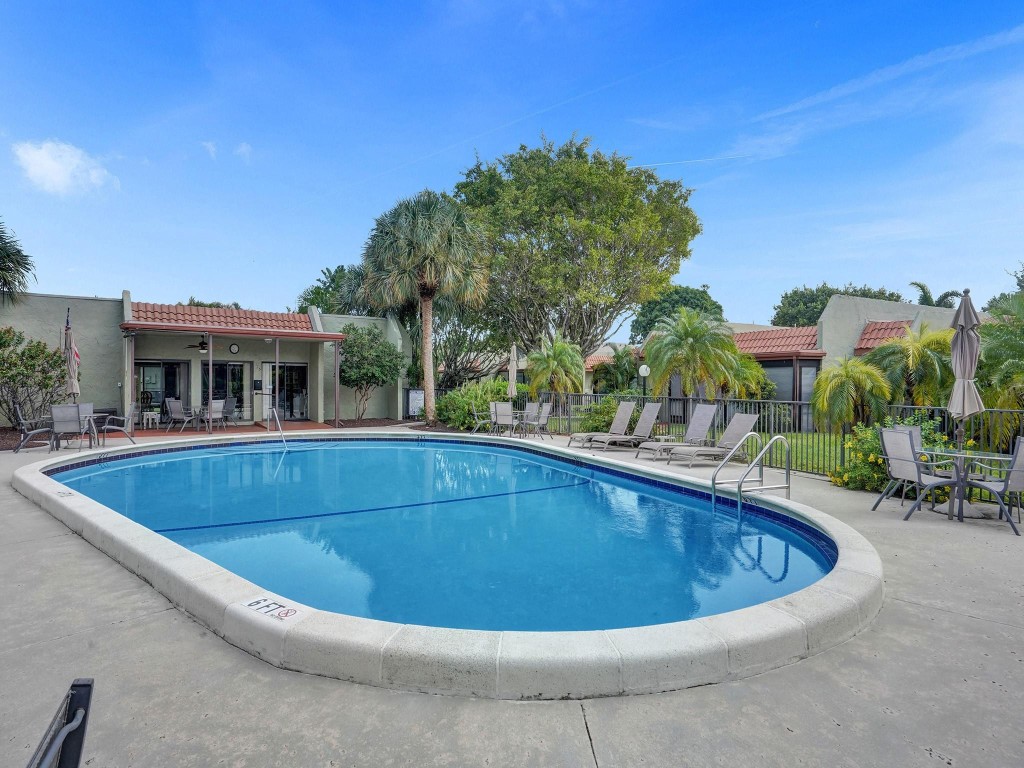 Vizcaya Garden Villas - Residential