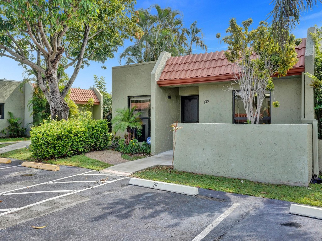 Vizcaya Garden Villas - Residential