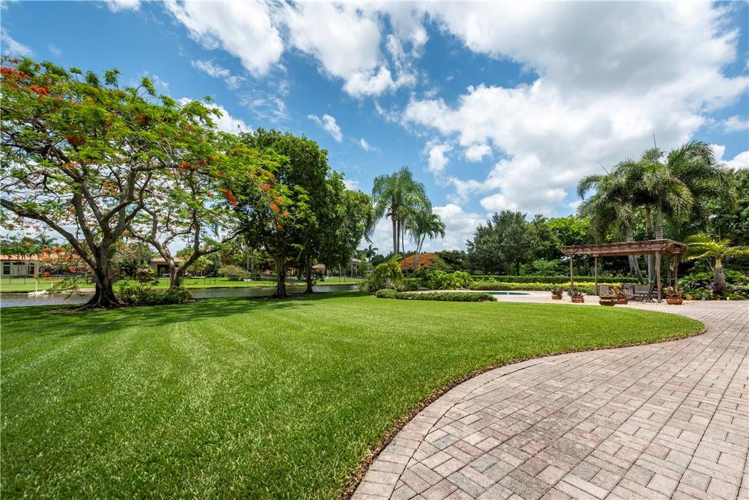 Westridge II 151-17 B - Residential