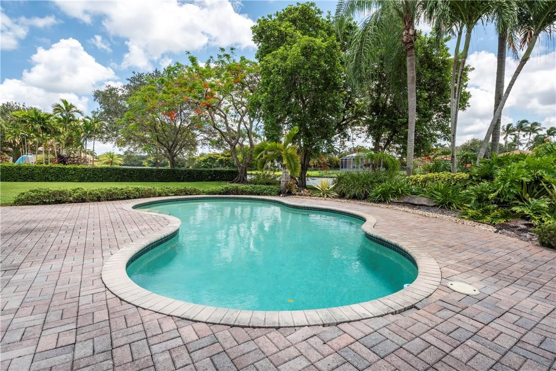 Westridge II 151-17 B - Residential