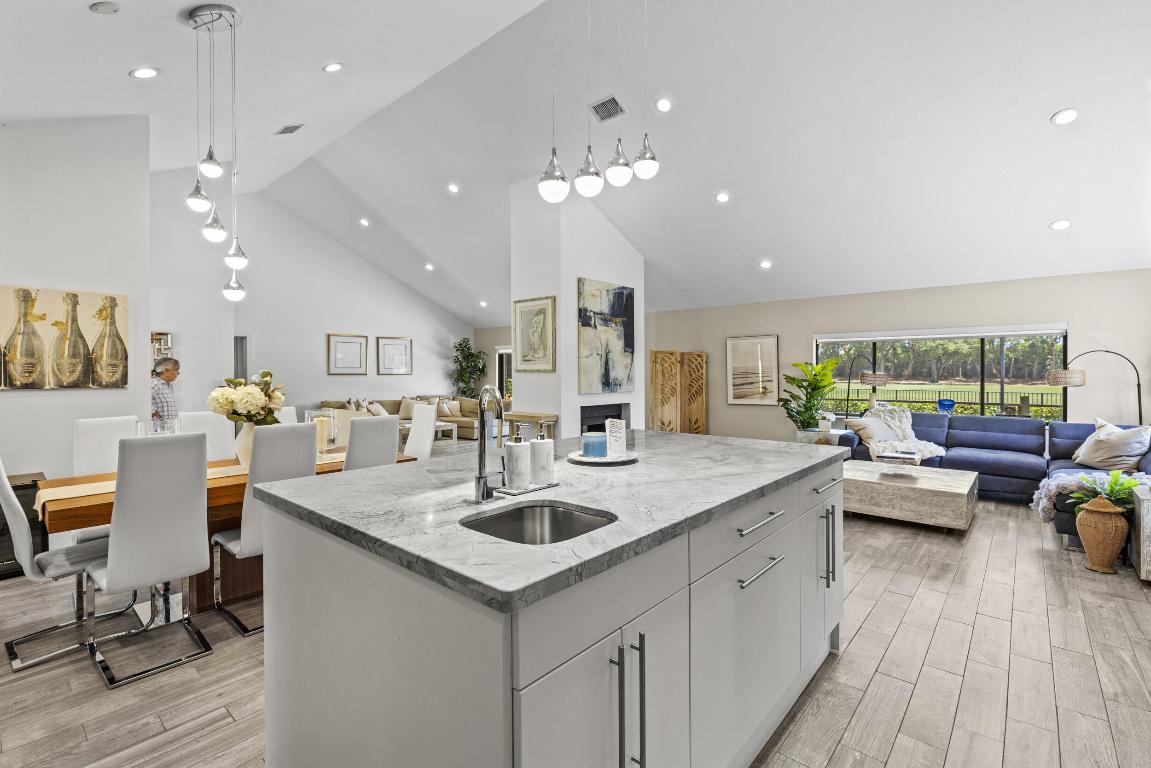 10718 Boca Woods Lane