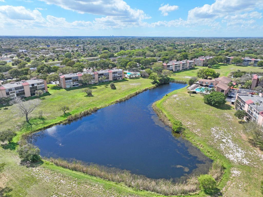PALM LAKES CONDO - Residential